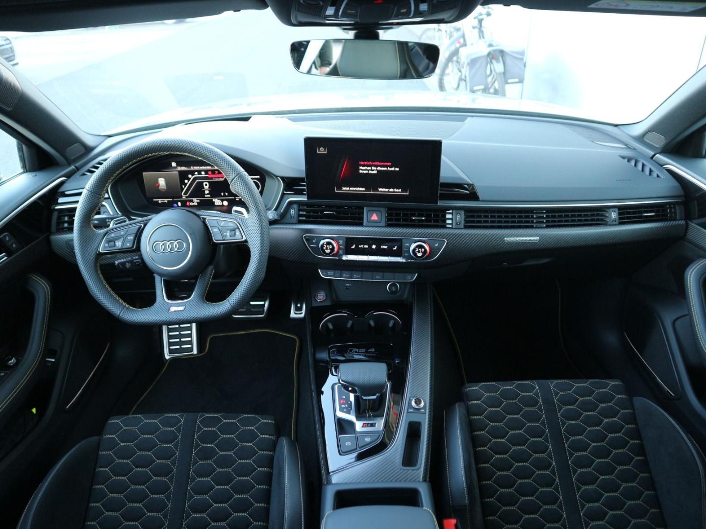 Image about Audi RS 4 Avant quattro tiptronic