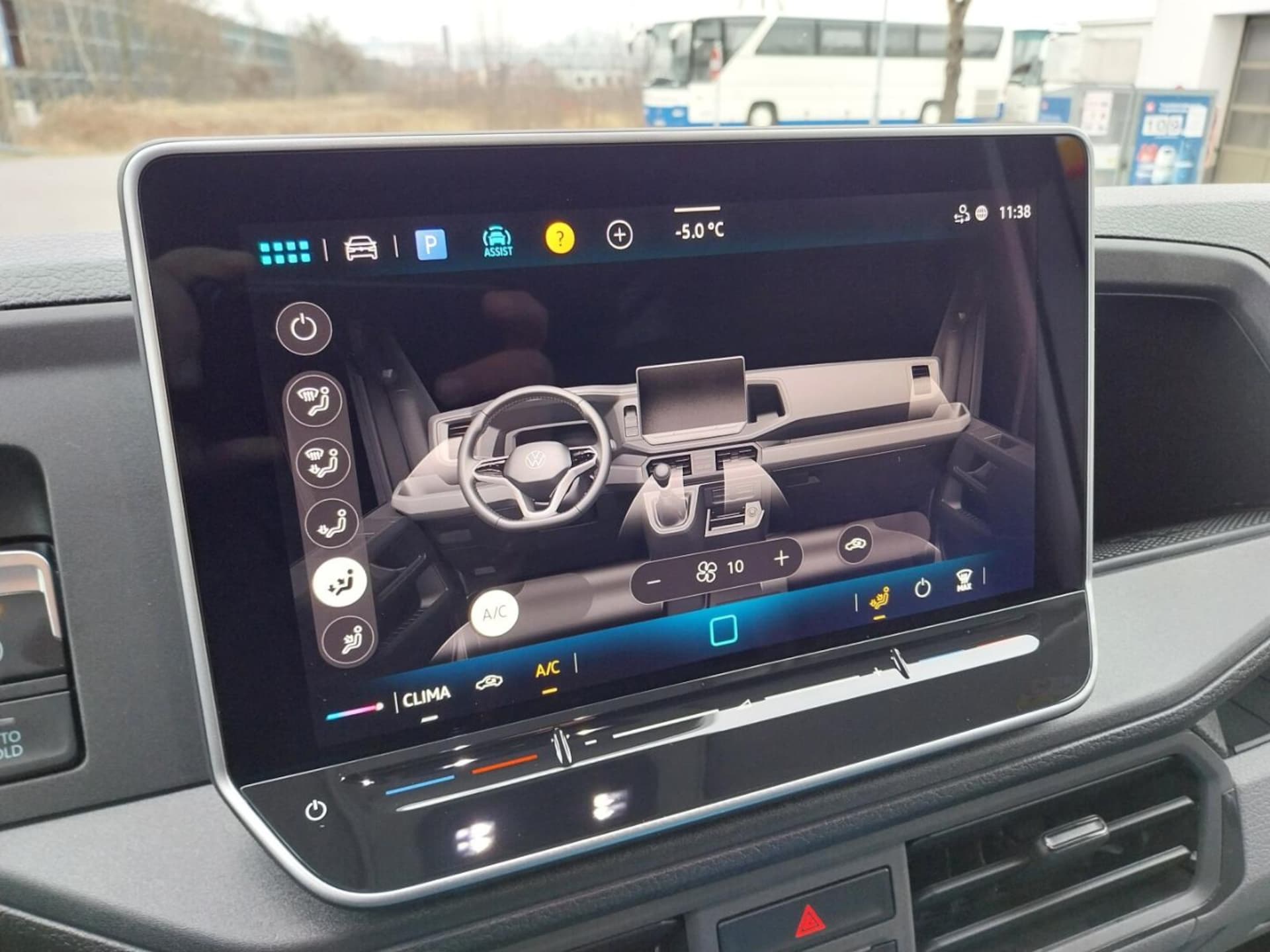Volkswagen Crafter Furgon średni rozstaw osi