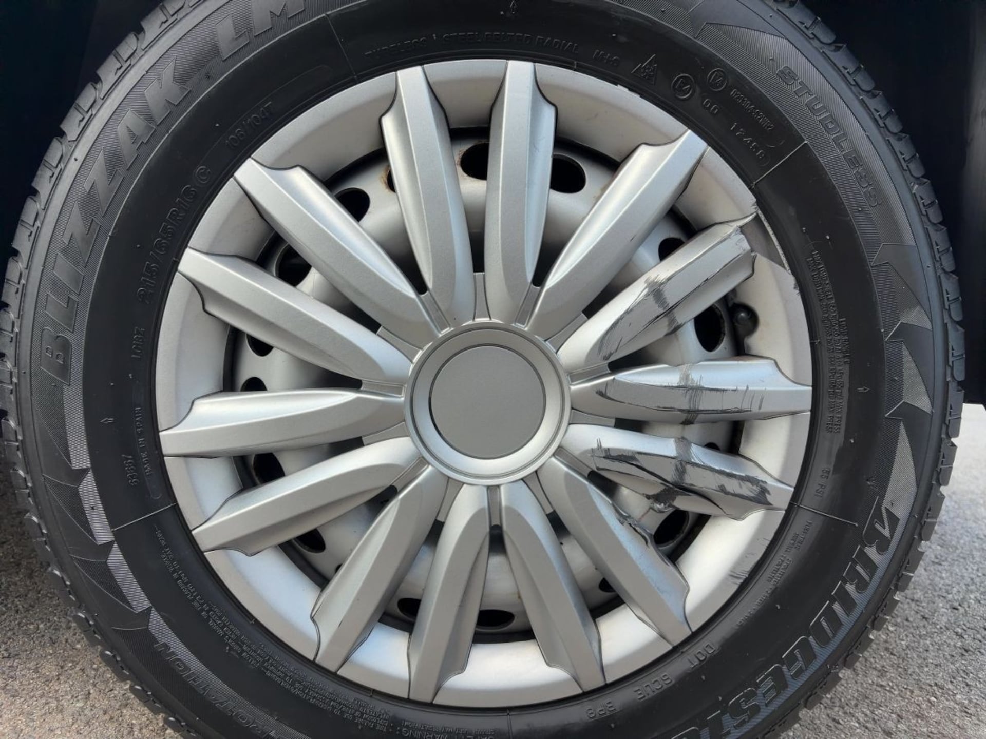 Volkswagen T6.1 Transporter Kombi langer Radstand