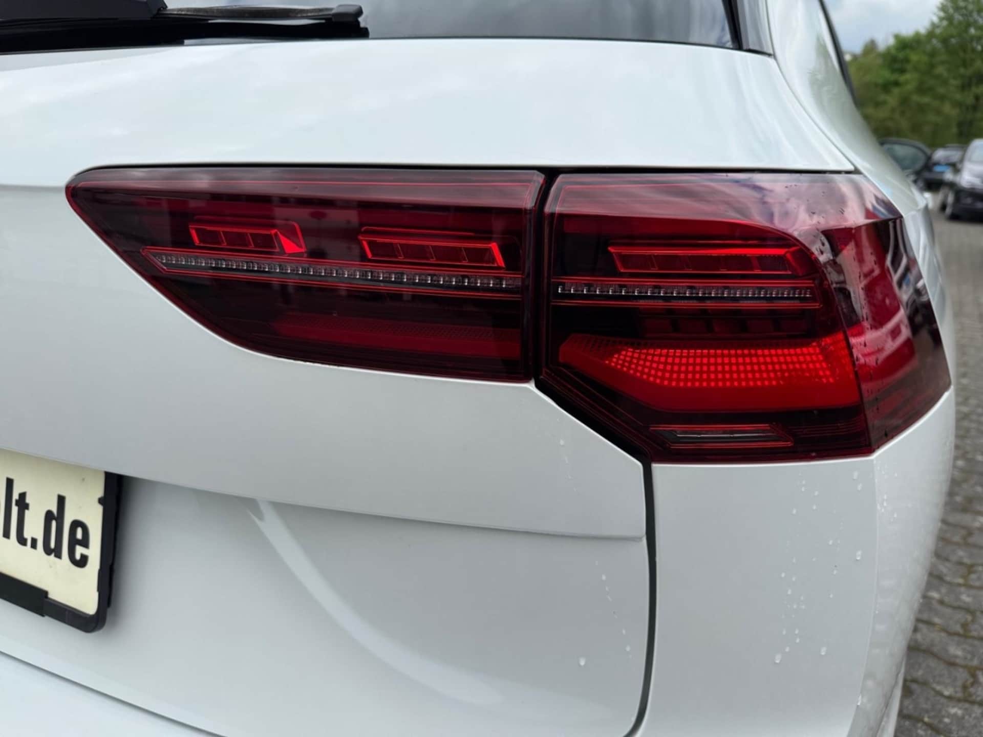 Volkswagen Golf Variant R-Line