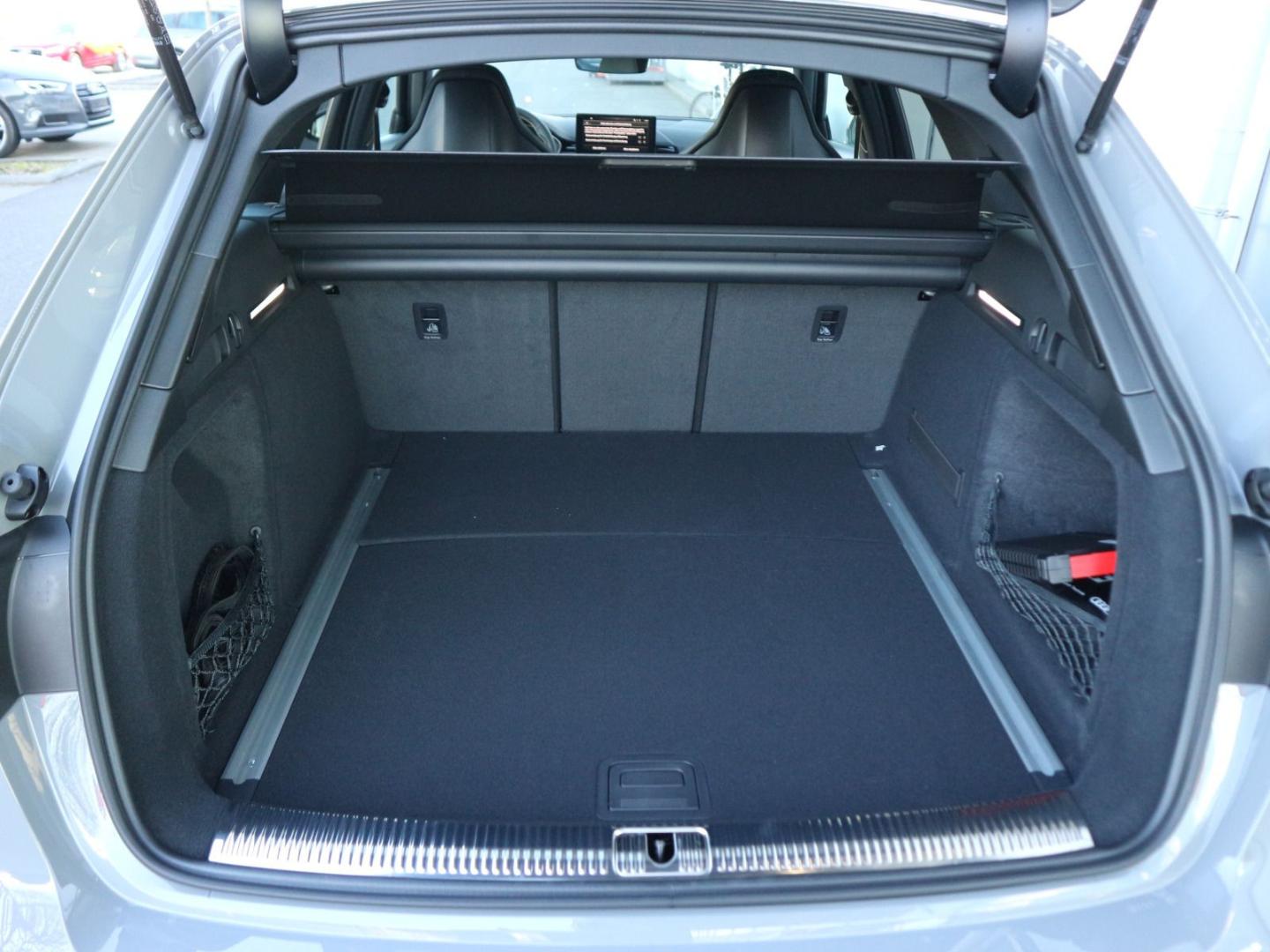 Image about Audi RS 4 Avant quattro tiptronic