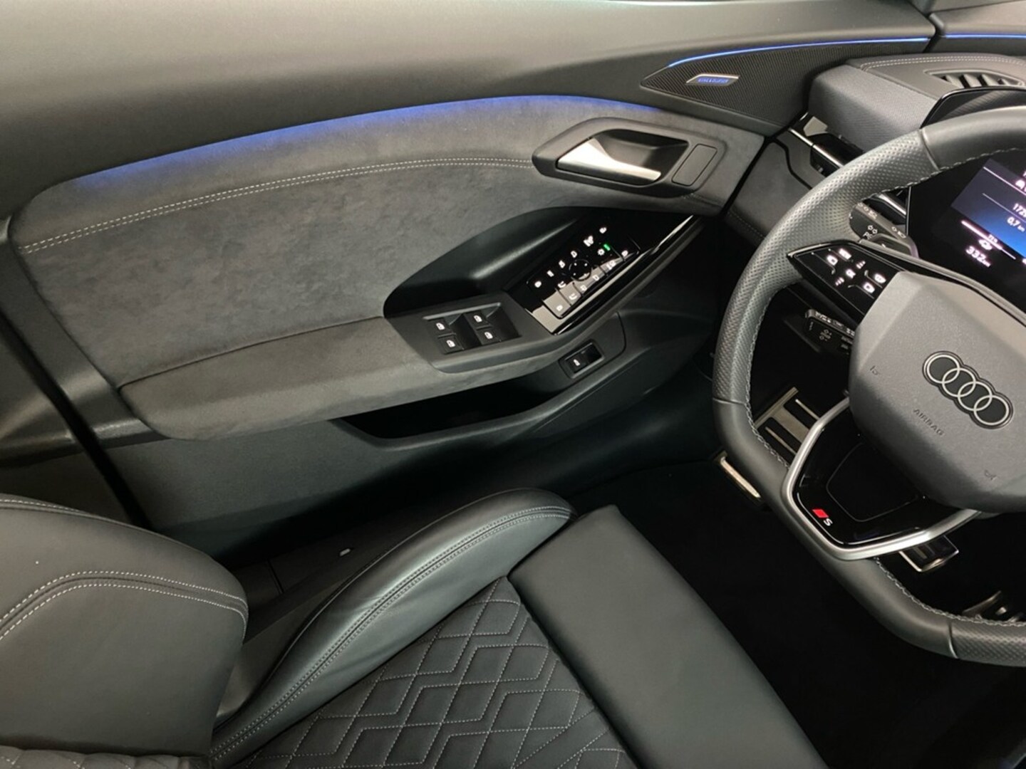 Bild über Audi Q6 SUV e-tron e-tron quattro - für weitere Informationen kontaktieren Sie den Audi Partner