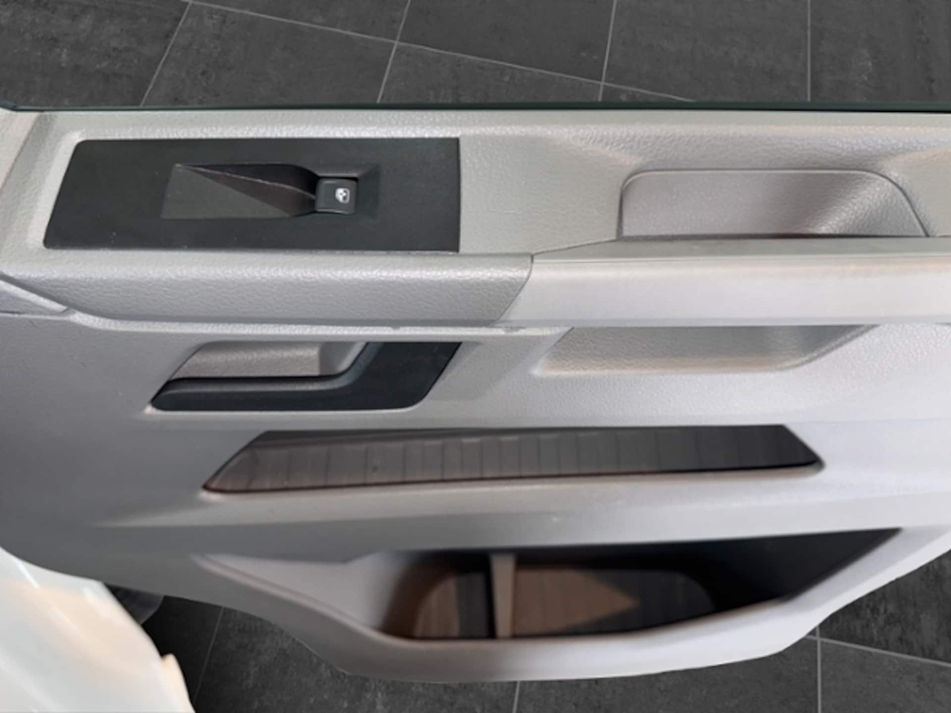 Volkswagen T6.1 Transporter Kasten kurzer Radstand