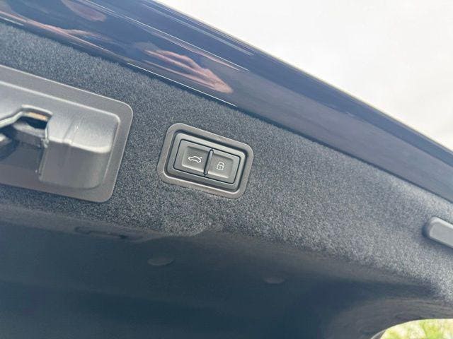 2023 Audi A8 Base - Photo 37