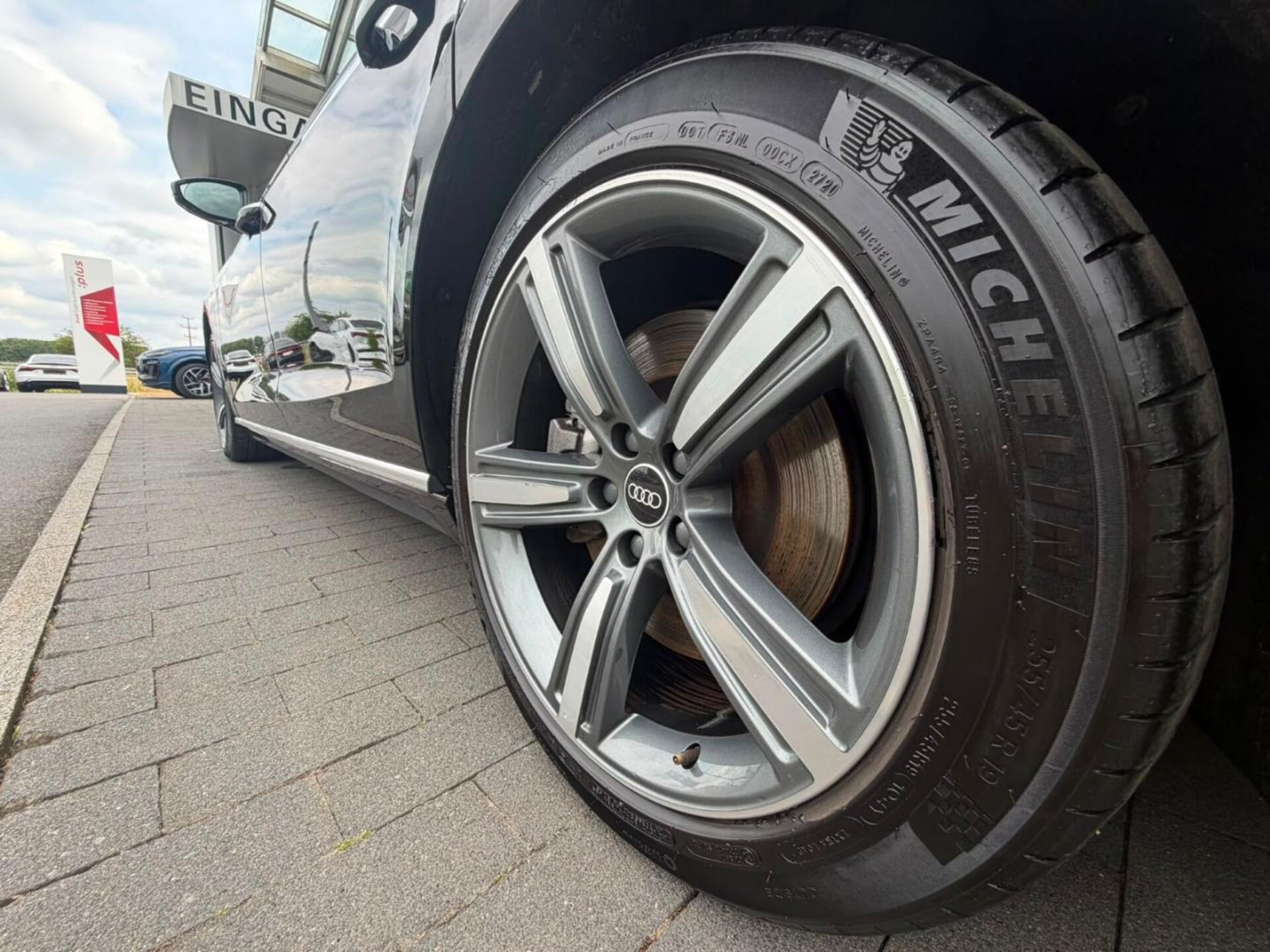 Audi A8 TFSI e