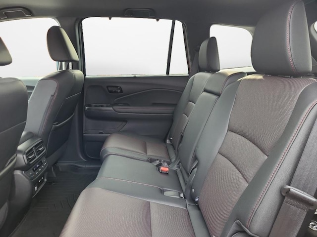 2025 Honda Passport Black Edition - Photo 15