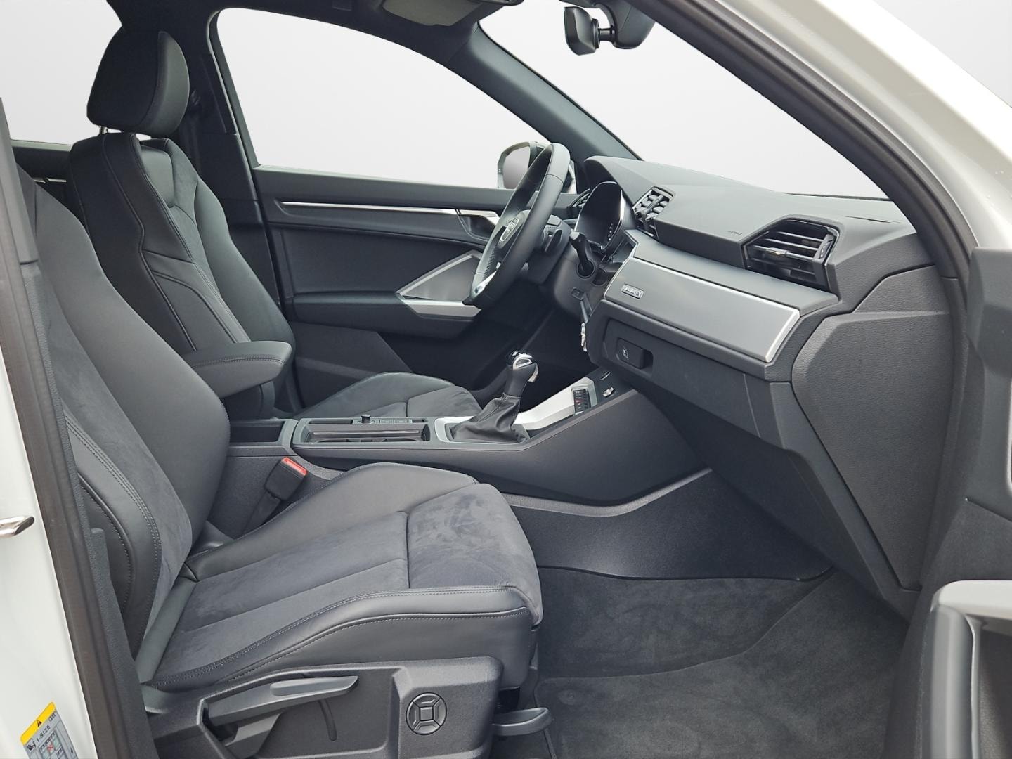 Bild über Audi Q3 TFSI quattro 180 kW S tronic - für weitere Informationen kontaktieren Sie den Audi Partner