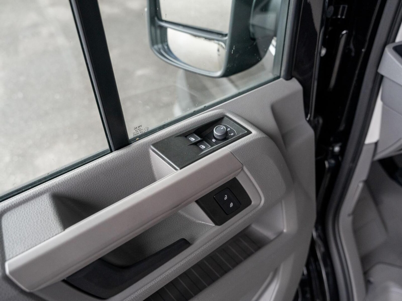 Volkswagen Crafter Kasten mittlerer Radstand – Bild 23