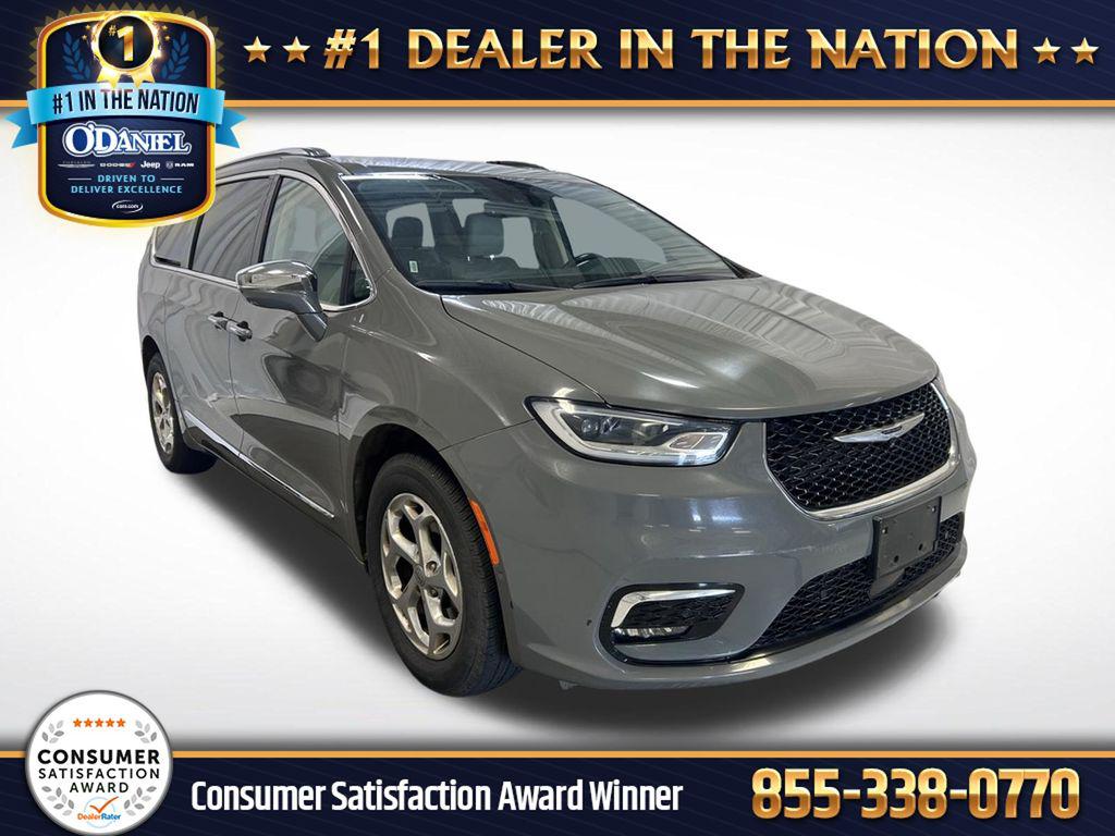 2021 Chrysler Pacifica Limited's photo