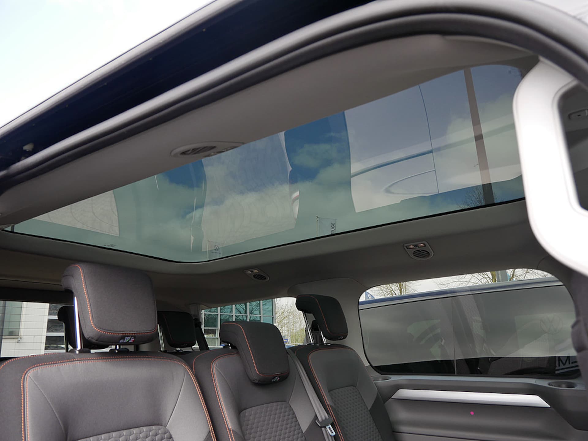 Volkswagen e-Caravelle Life