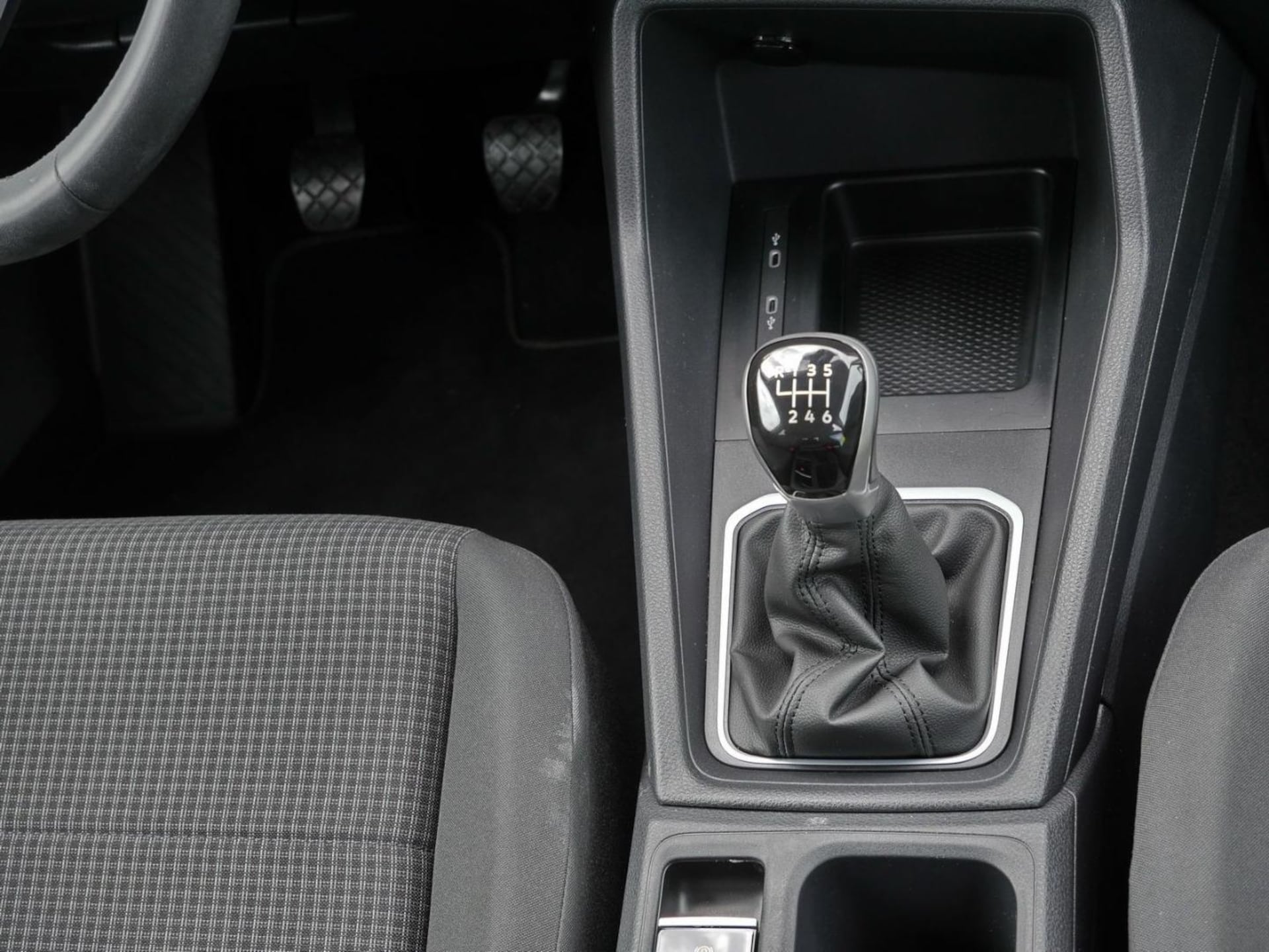 Volkswagen Caddy Basis-Modell