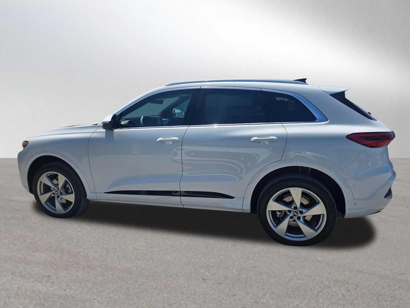 2025 Audi Q5 Premium Plus - Photo 6