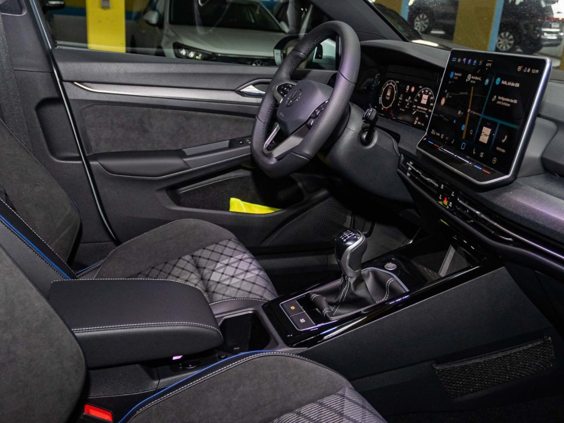 Volkswagen Golf R-Line