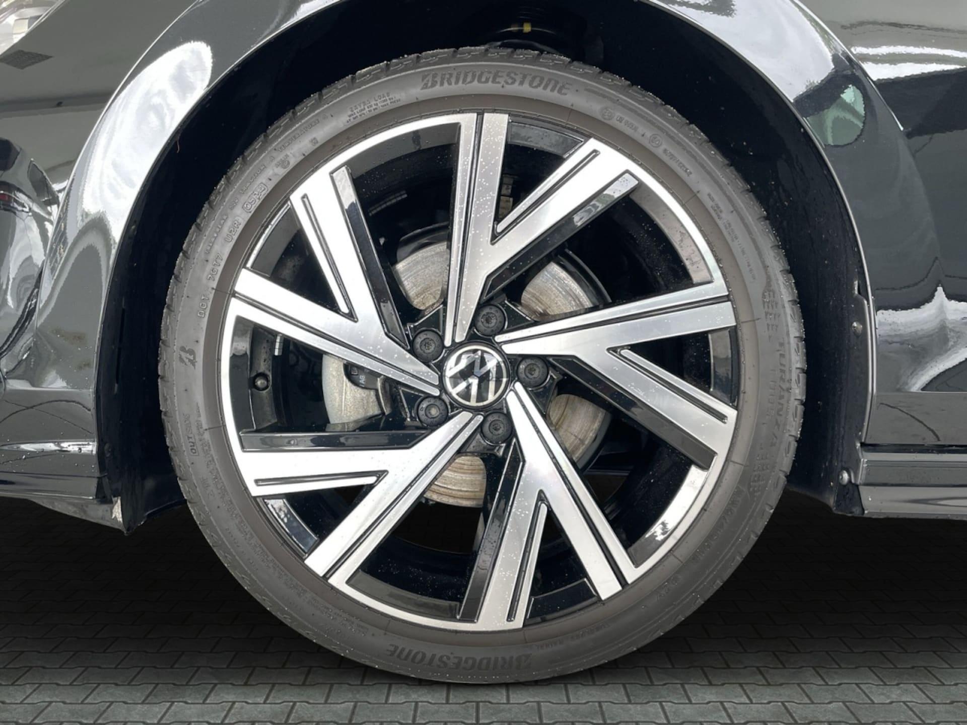 Volkswagen Golf R-Line
