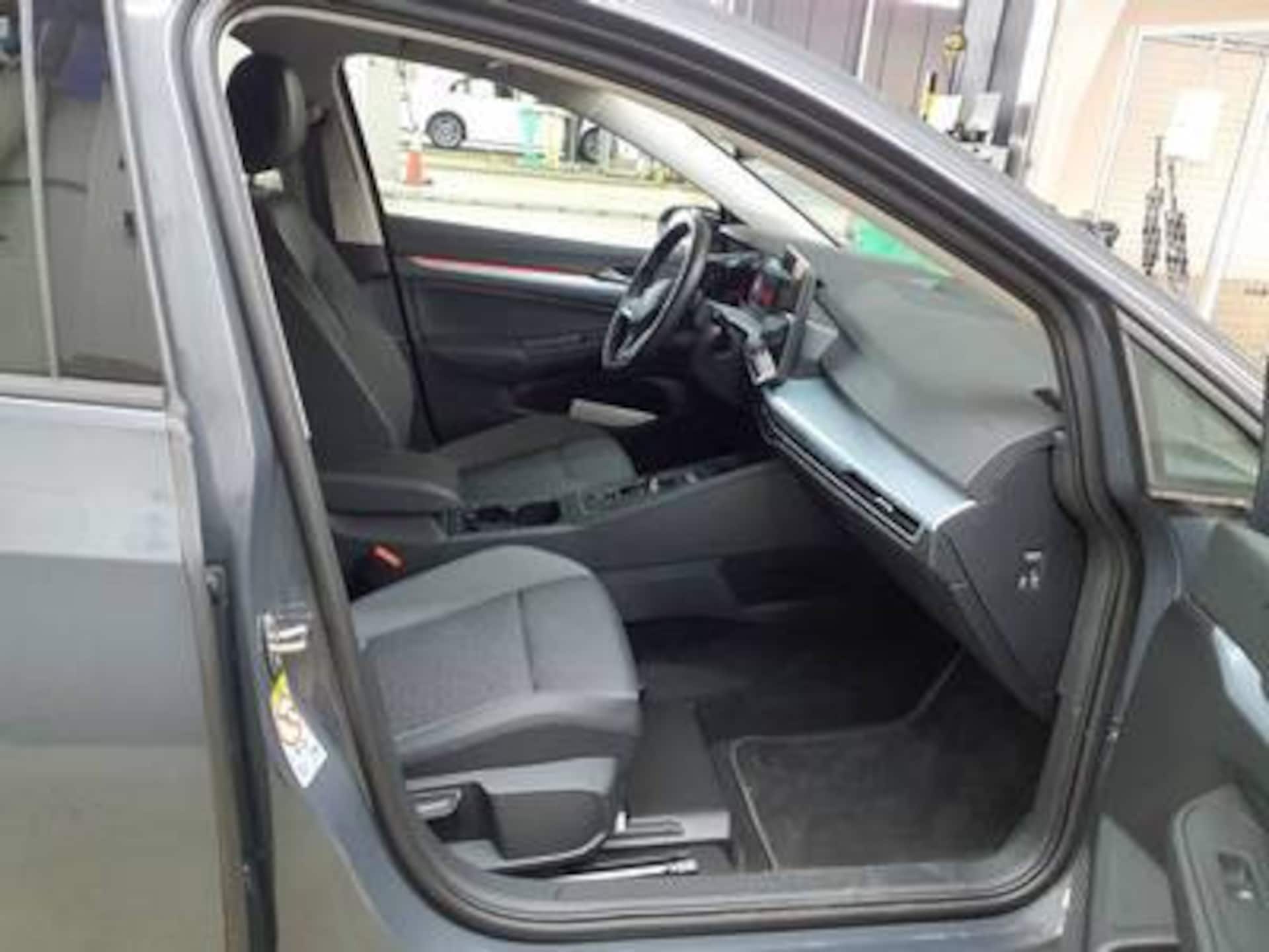 Volkswagen Golf Life