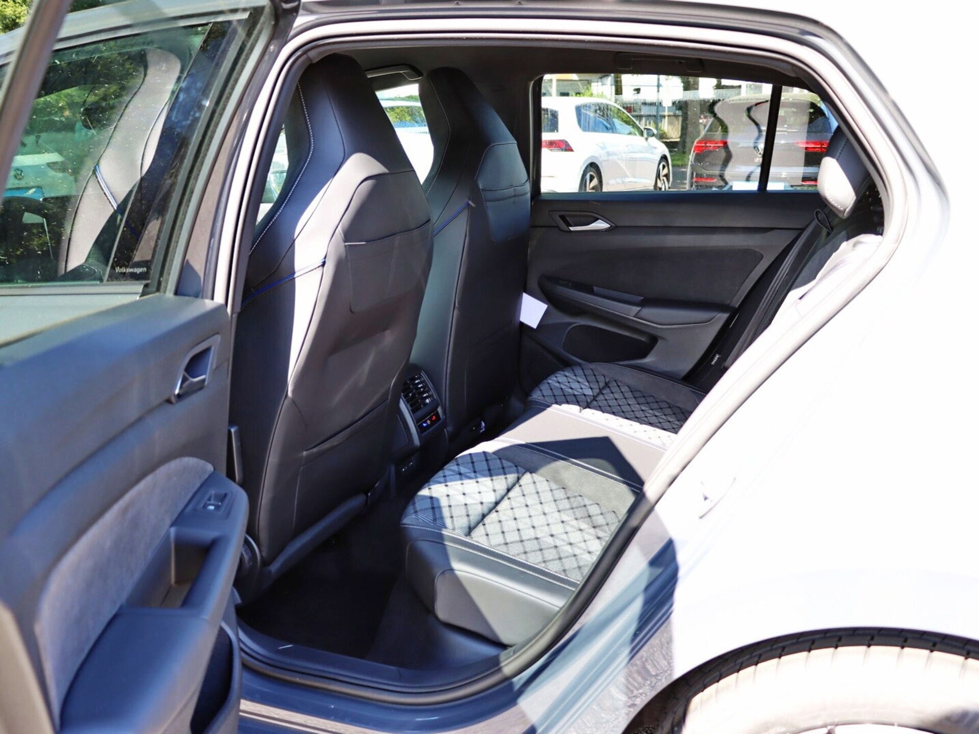 Volkswagen Golf R-Line