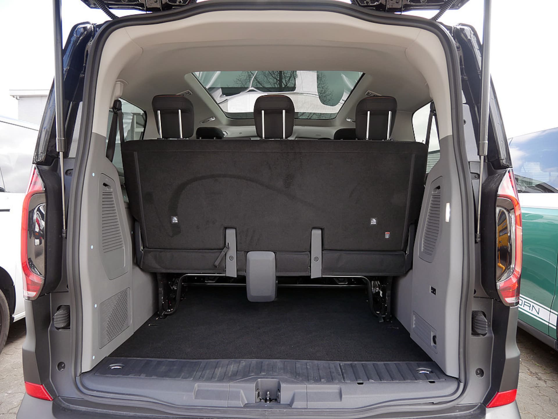 Volkswagen e-Caravelle Life