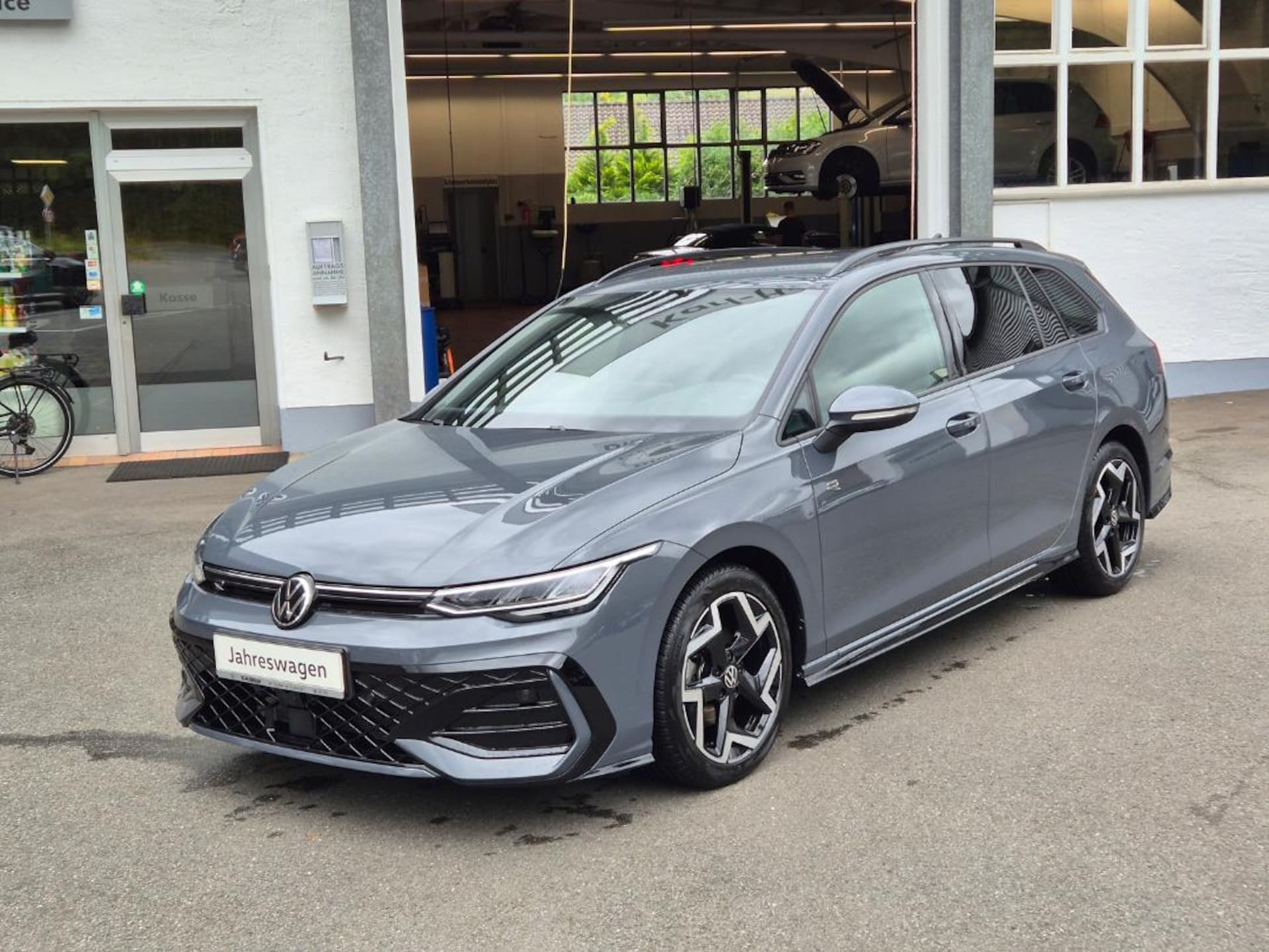 Volkswagen Golf Variant R-Line