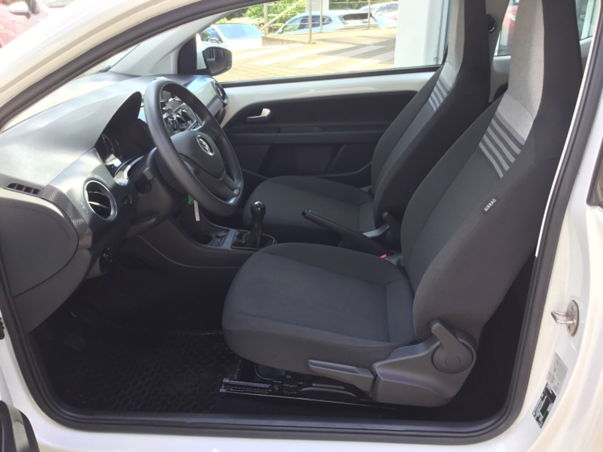 Volkswagen up! move up!