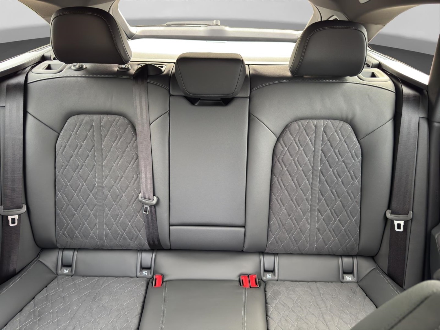 Bild über Audi A6 Avant edition one TDI quattro 220 kW S tronic - für weitere Informationen kontaktieren Sie den Audi Partner