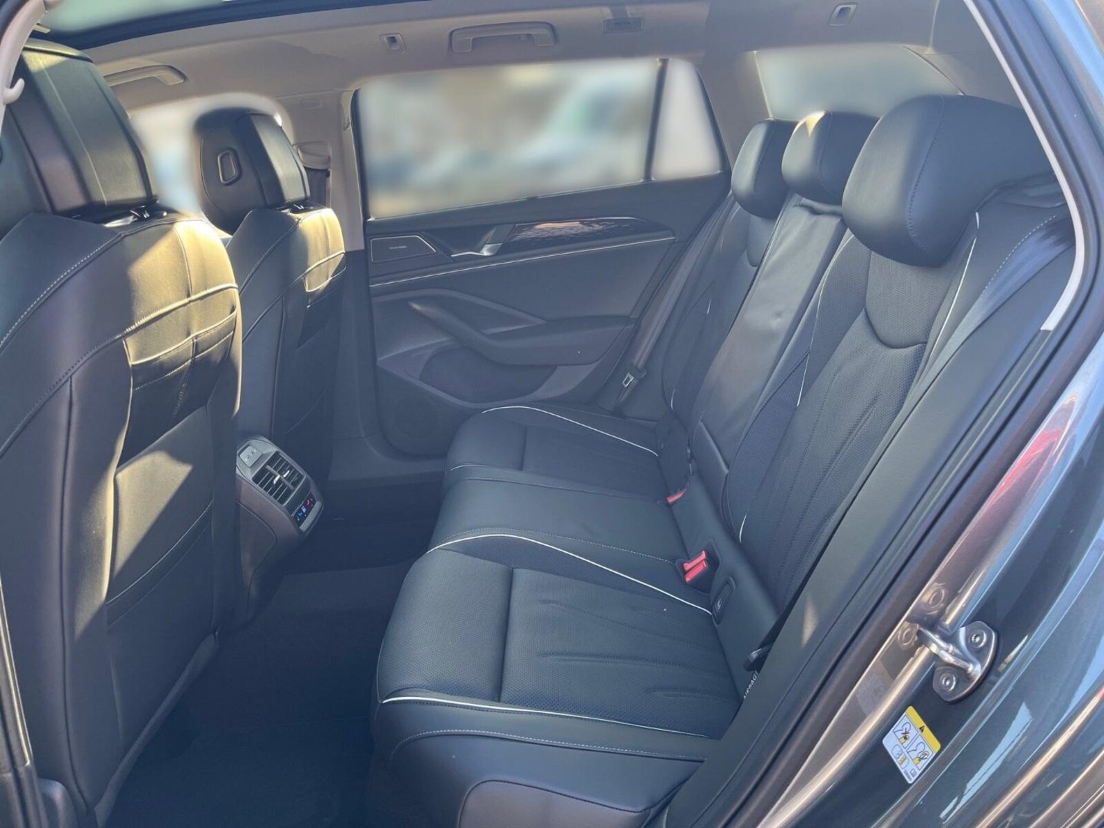 Volkswagen Passat – Bild 14