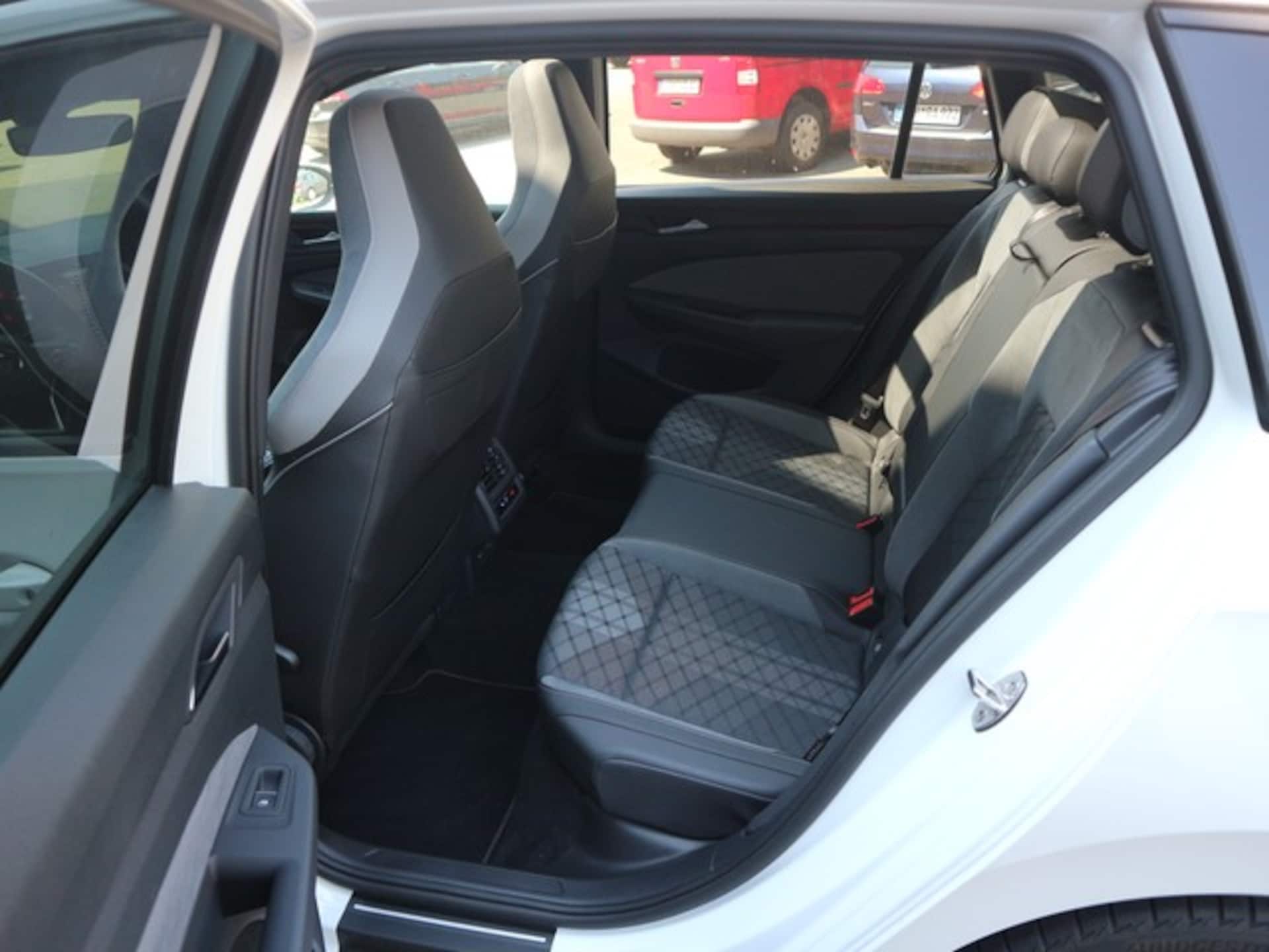 Volkswagen Golf Variant R-Line