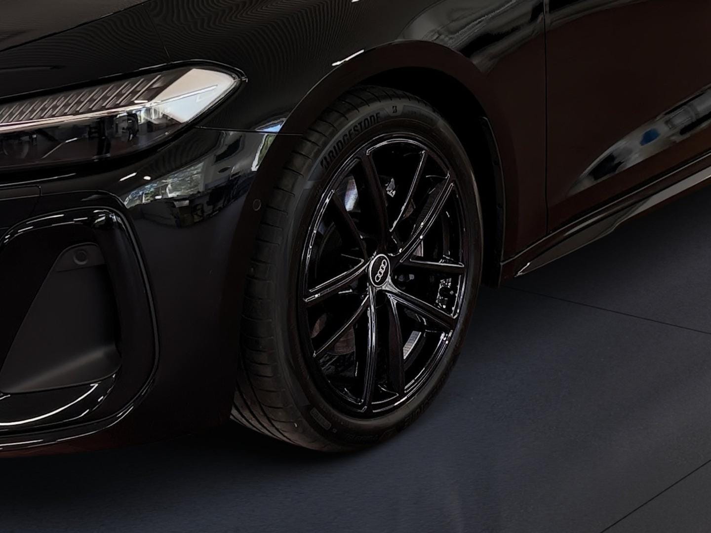 Bild über Audi A5 Avant TDI 150 kW S tronic - für weitere Informationen kontaktieren Sie den Audi Partner