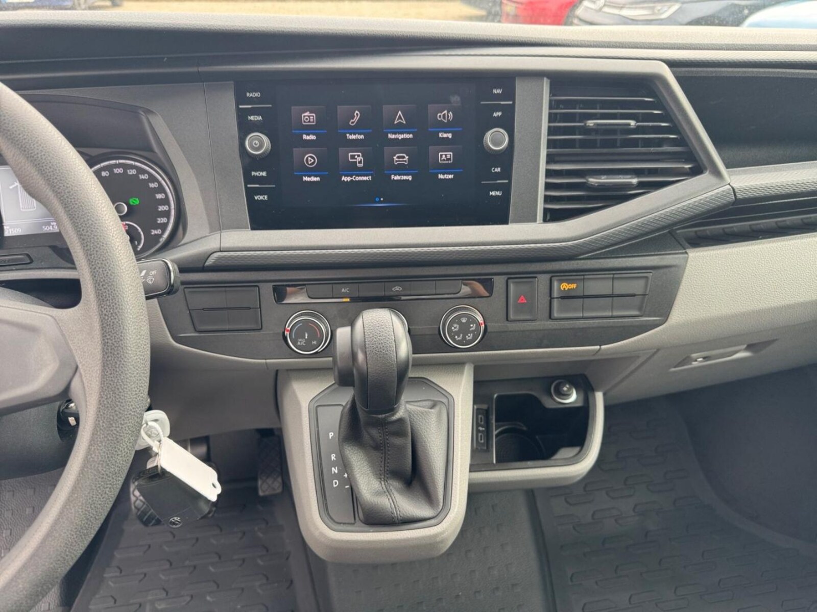 Volkswagen T6.1 Transporter Kasten kurzer Radstand – Bild 8