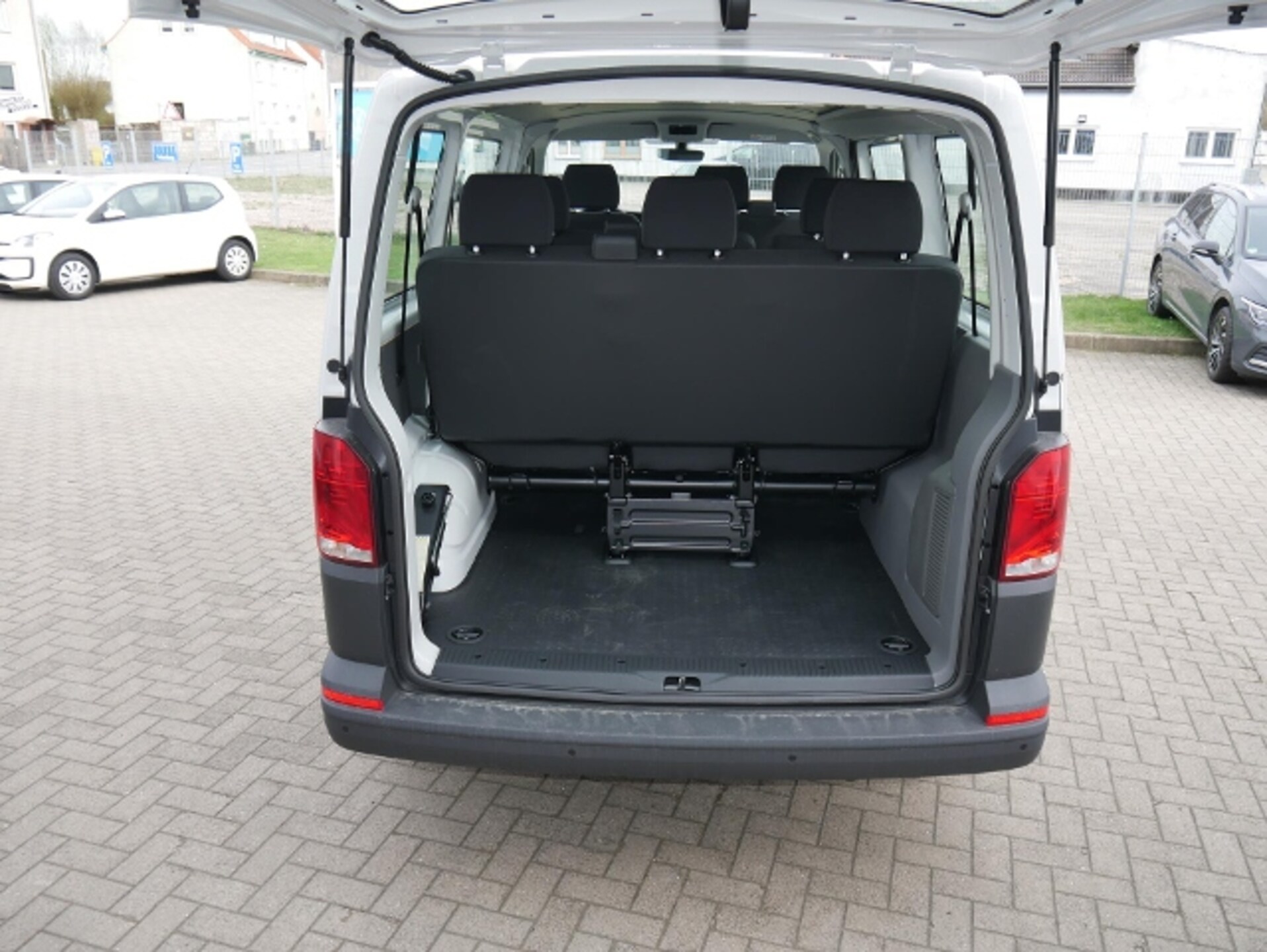 Volkswagen T6.1 Transporter Kombi kurzer Radstand