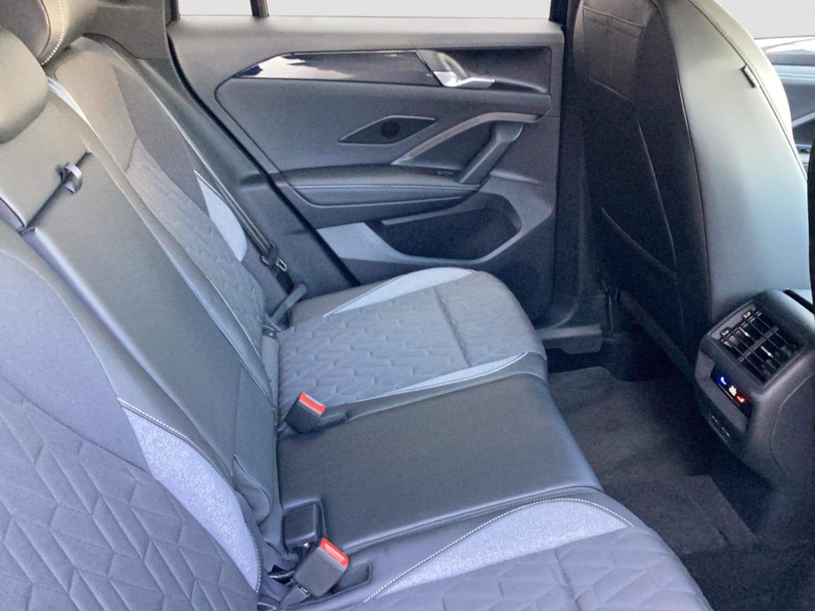 Volkswagen Tiguan – Bild 12
