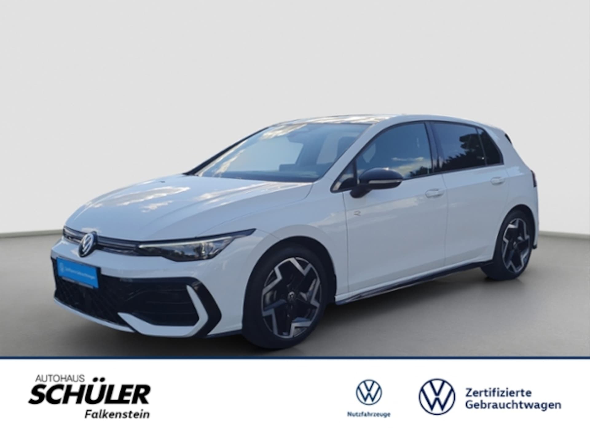 Volkswagen Golf — Volkswagen Golf VIII 2.0TDI*R-LINE*BLACK*AHK*PANO*STANDH*AREA-VIEW