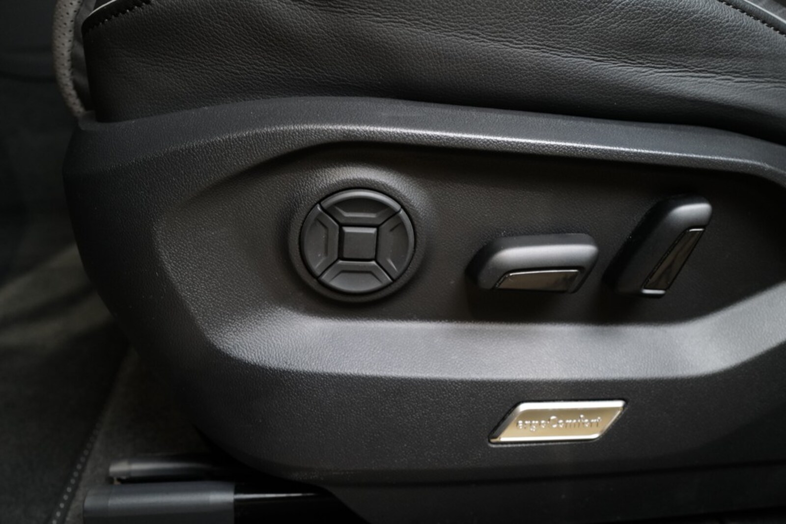 Volkswagen Touareg – Bild 12