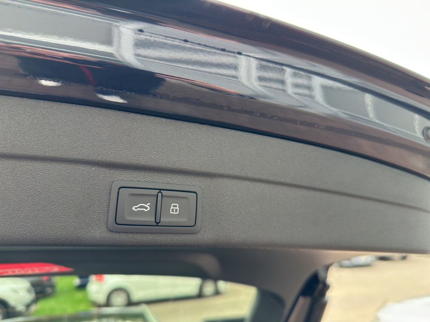 Bild über Audi A5 Avant TDI 150 kW S tronic - für weitere Informationen kontaktieren Sie den Audi Partner