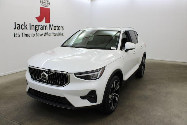 2024 Volvo XC40