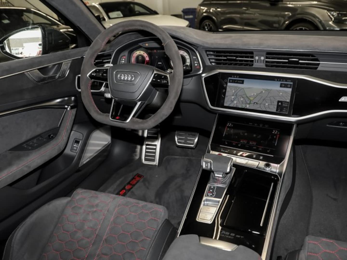 Bild über Audi RS 6 Avant performance quattro tiptronic - für weitere Informationen kontaktieren Sie den Audi Partner