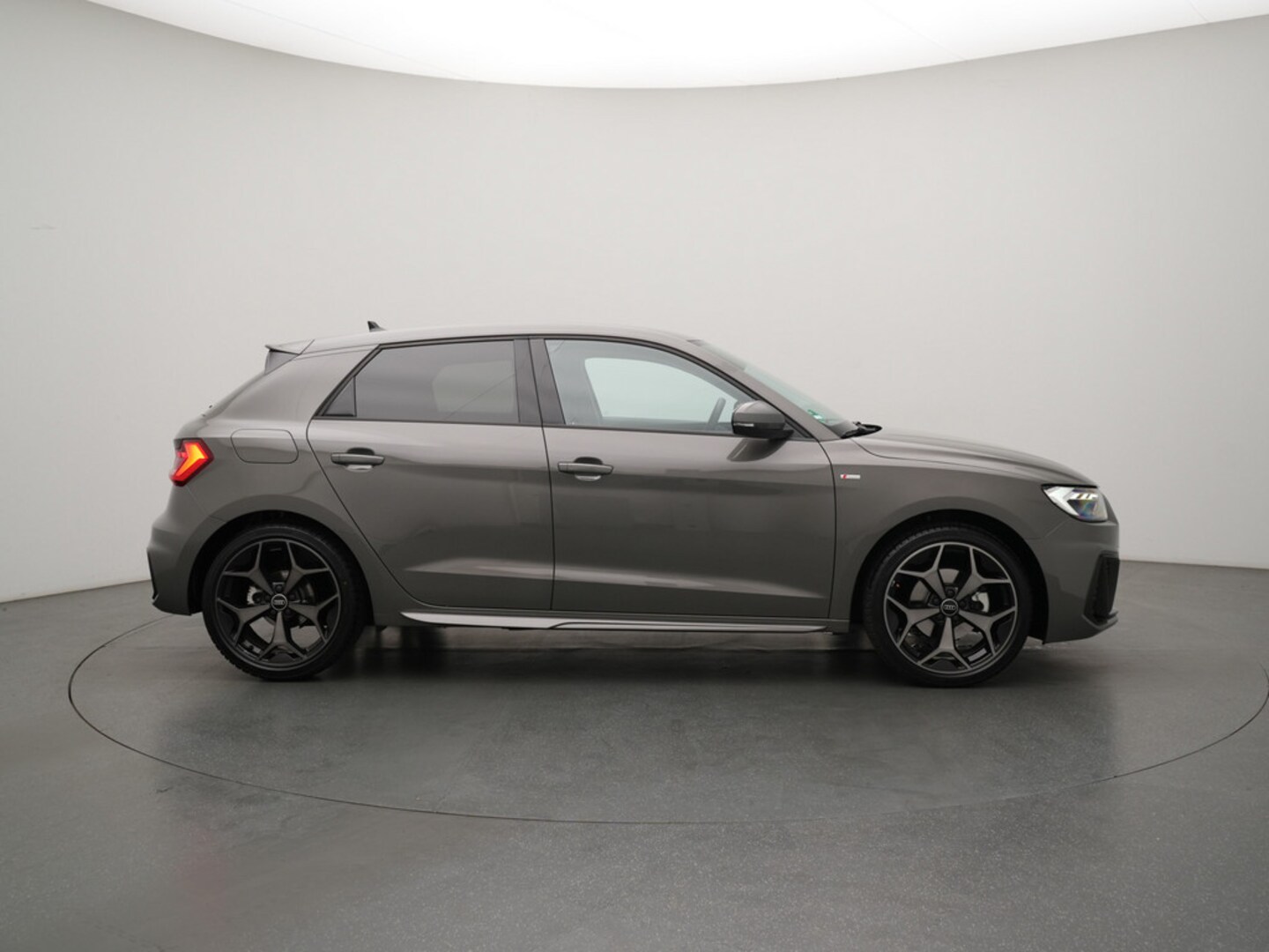 Bild über Audi A1 Sportback S line 35 TFSI S tronic - für weitere Informationen kontaktieren Sie den Audi Partner
