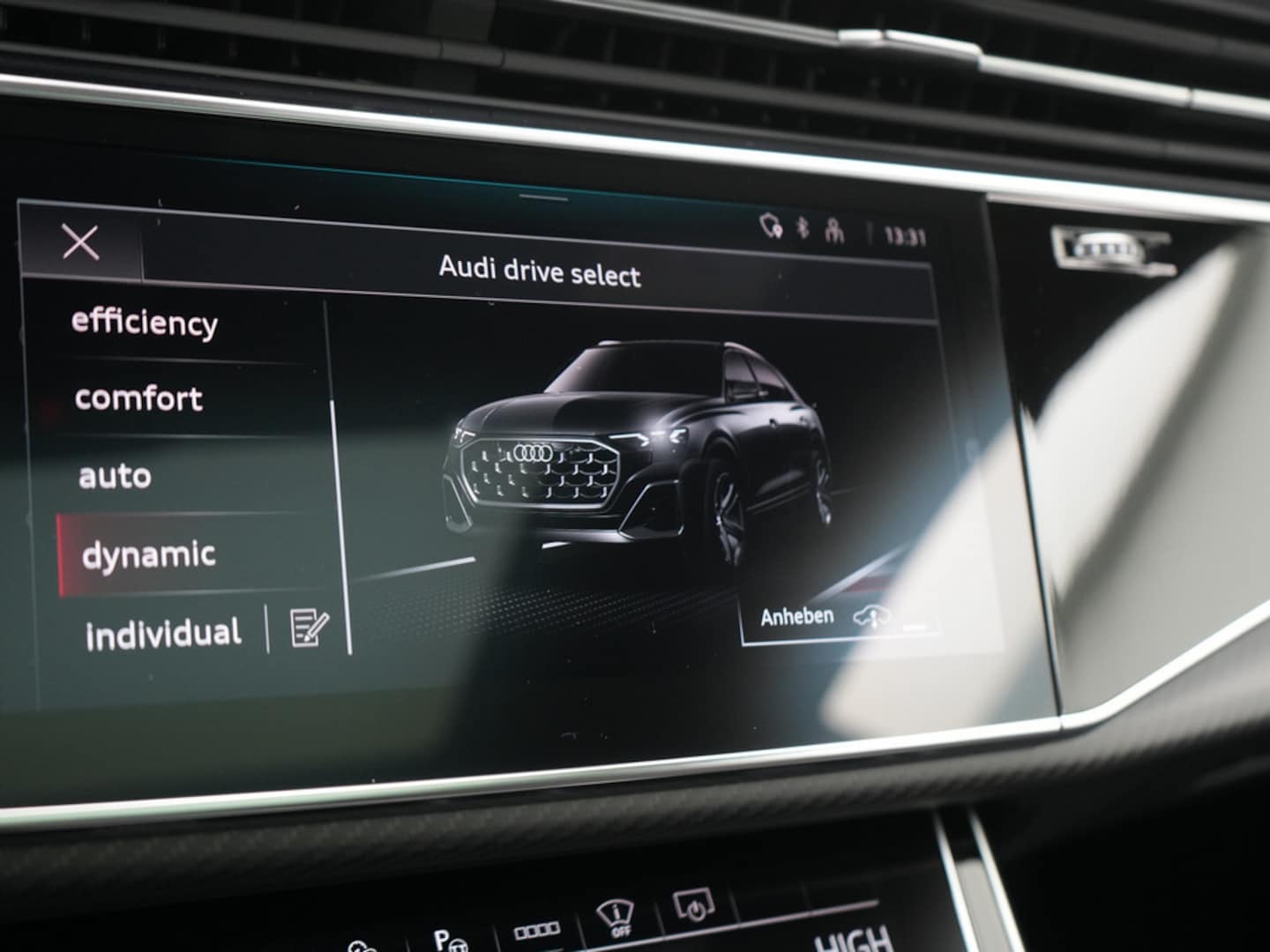 Bild über Audi Q8 SUV S line business TDI quattro 210 kW tiptronic - für weitere Informationen kontaktieren Sie den Audi Partner