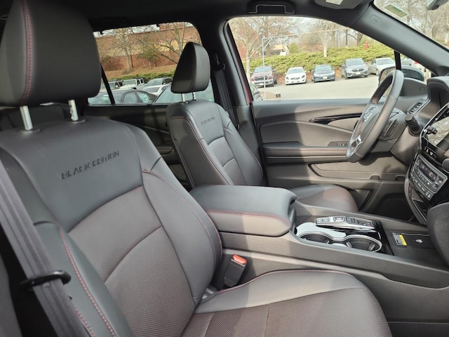 2025 Honda Passport Black Edition - Photo 32