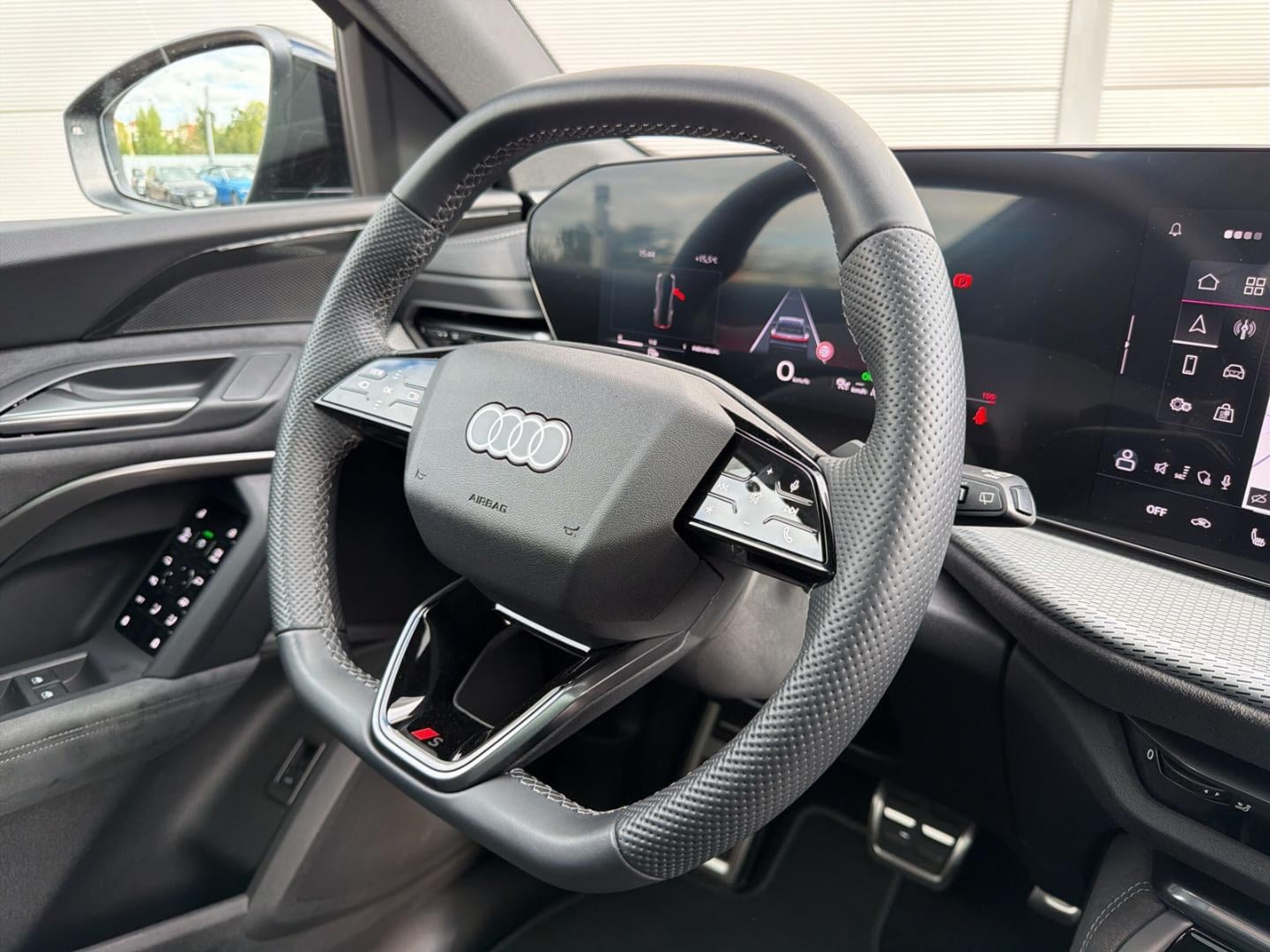 Bild über Audi Q5 SUV TDI quattro 150 kW S tronic - für weitere Informationen kontaktieren Sie den Audi Partner