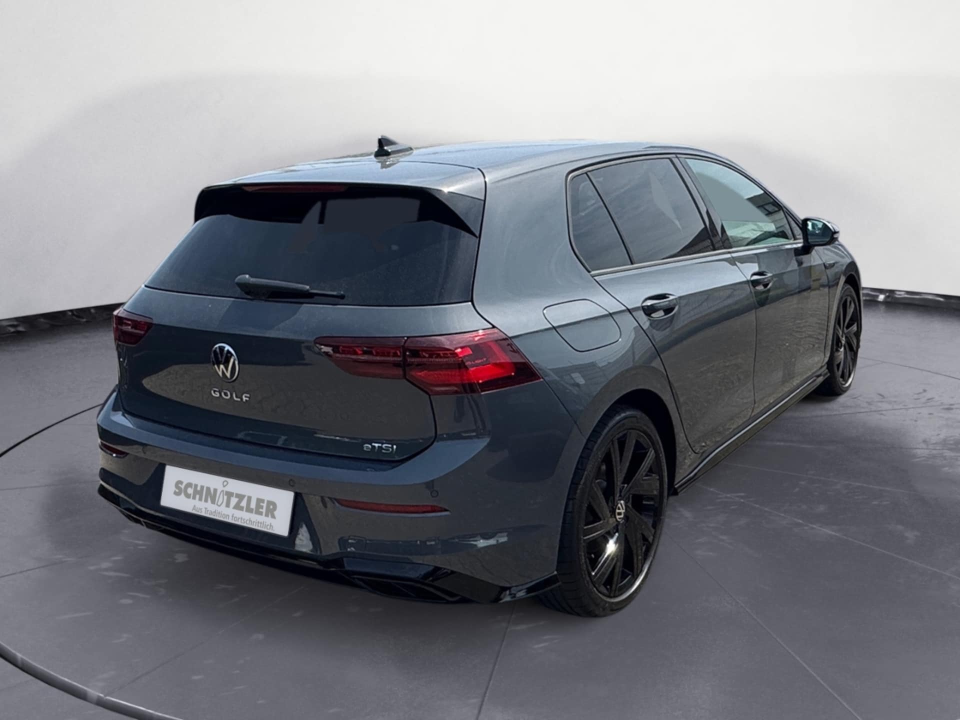 Volkswagen Golf R-Line