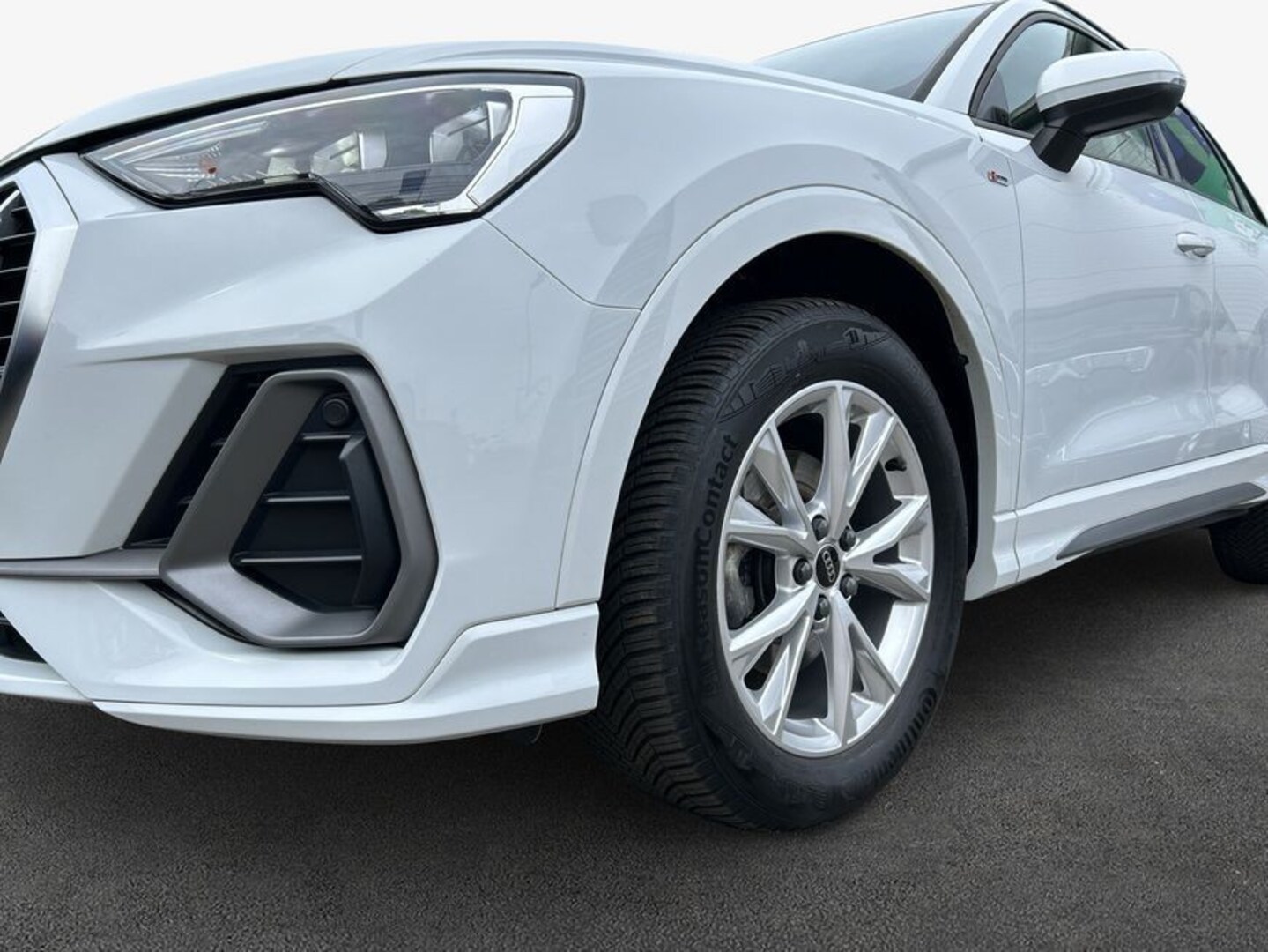 Bild über Audi Q3 S line 35 TFSI S tronic - für weitere Informationen kontaktieren Sie den Audi Partner