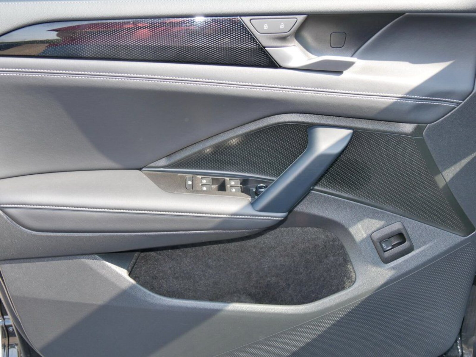 Volkswagen Tiguan – Bild 11