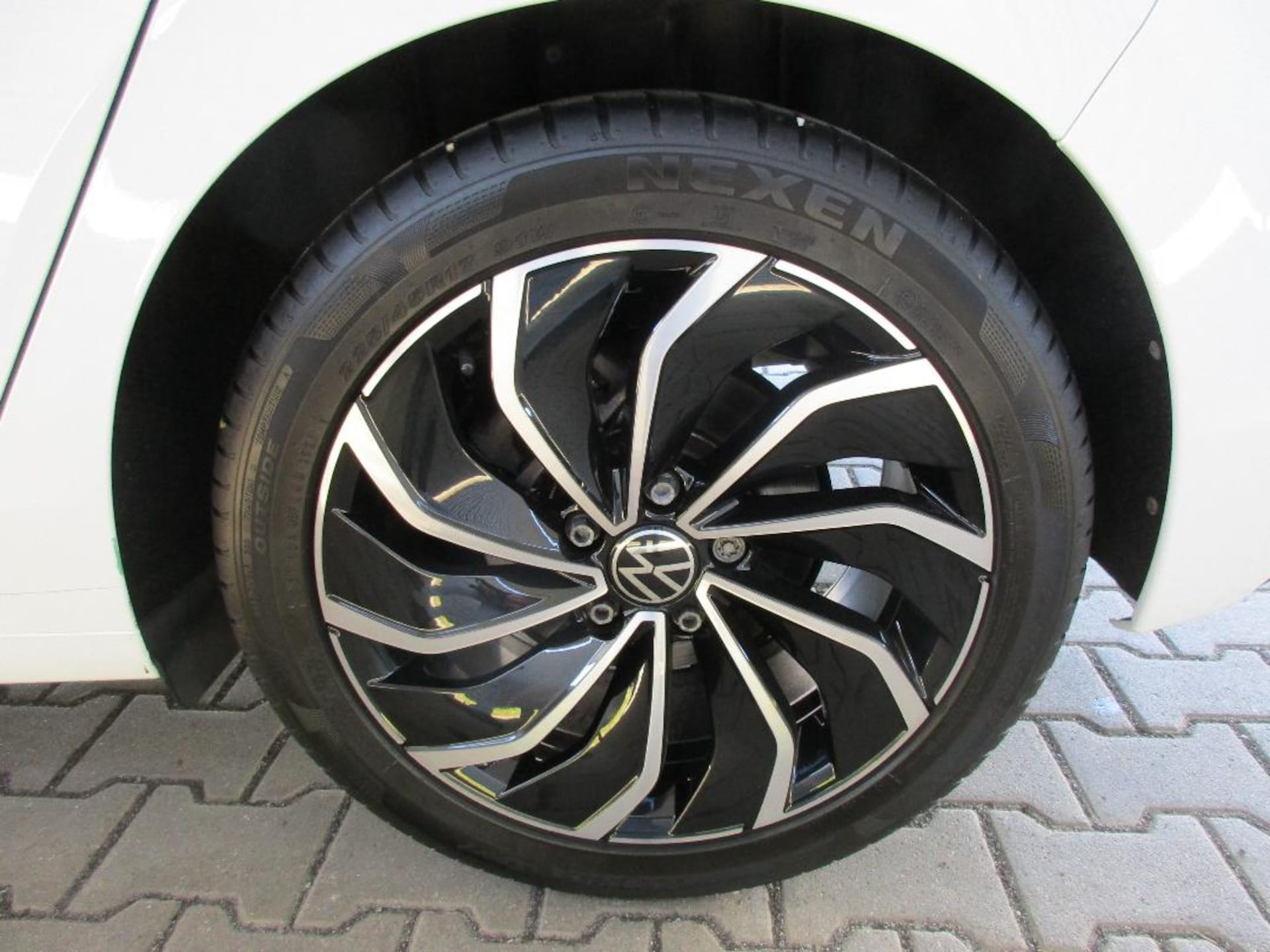 Volkswagen Golf Active