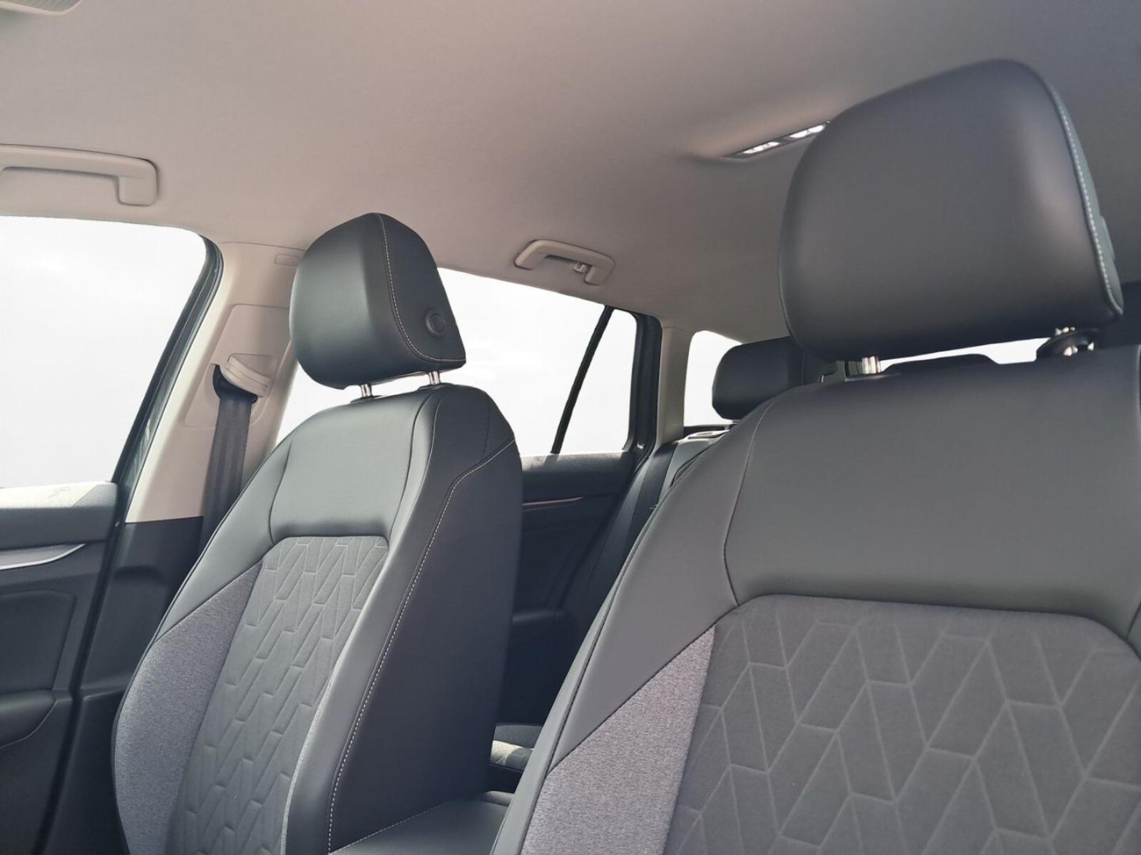 Volkswagen Golf Variant – Bild 8