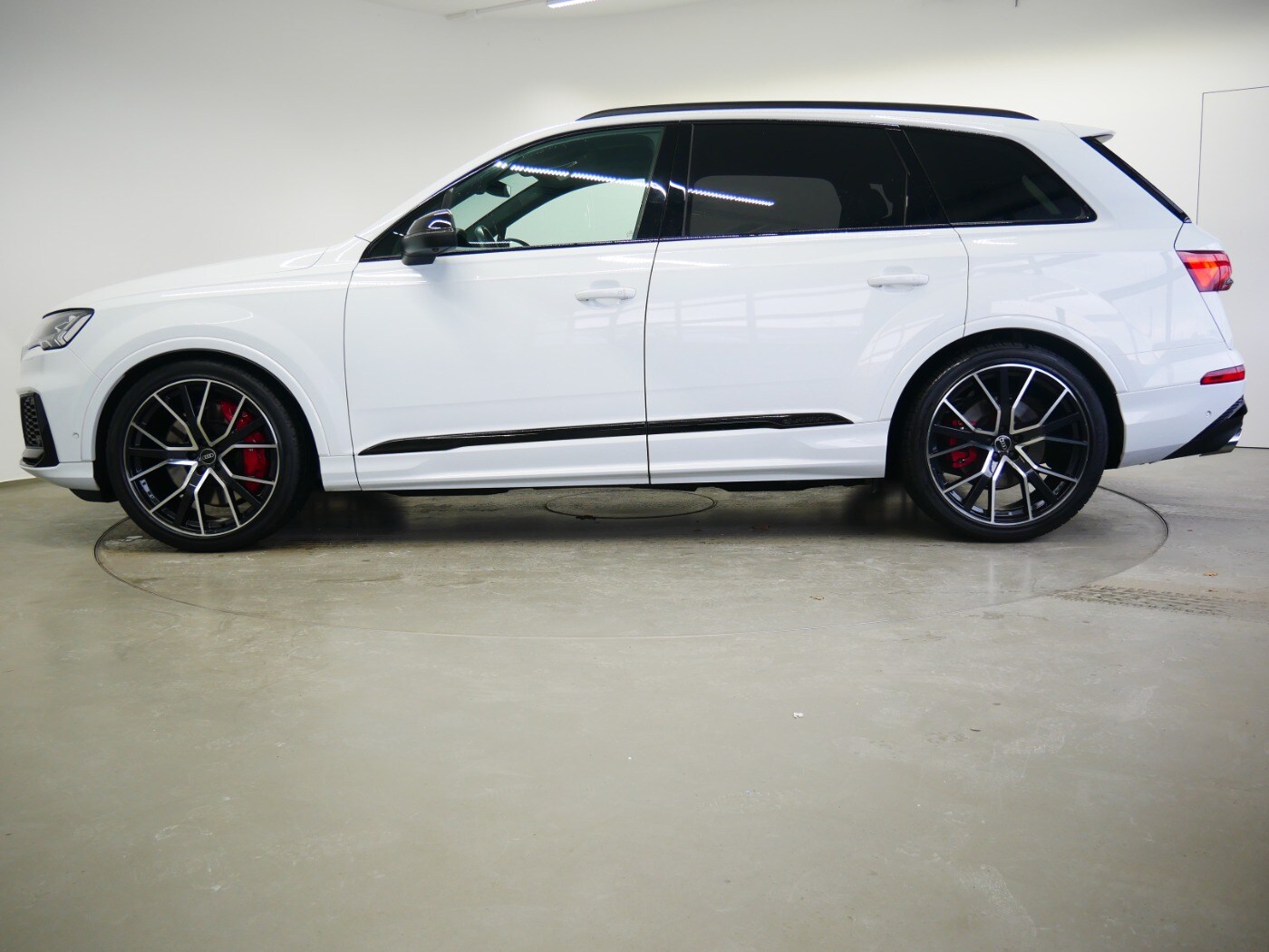 Image about Audi SQ7 TFSI quattro tiptronic