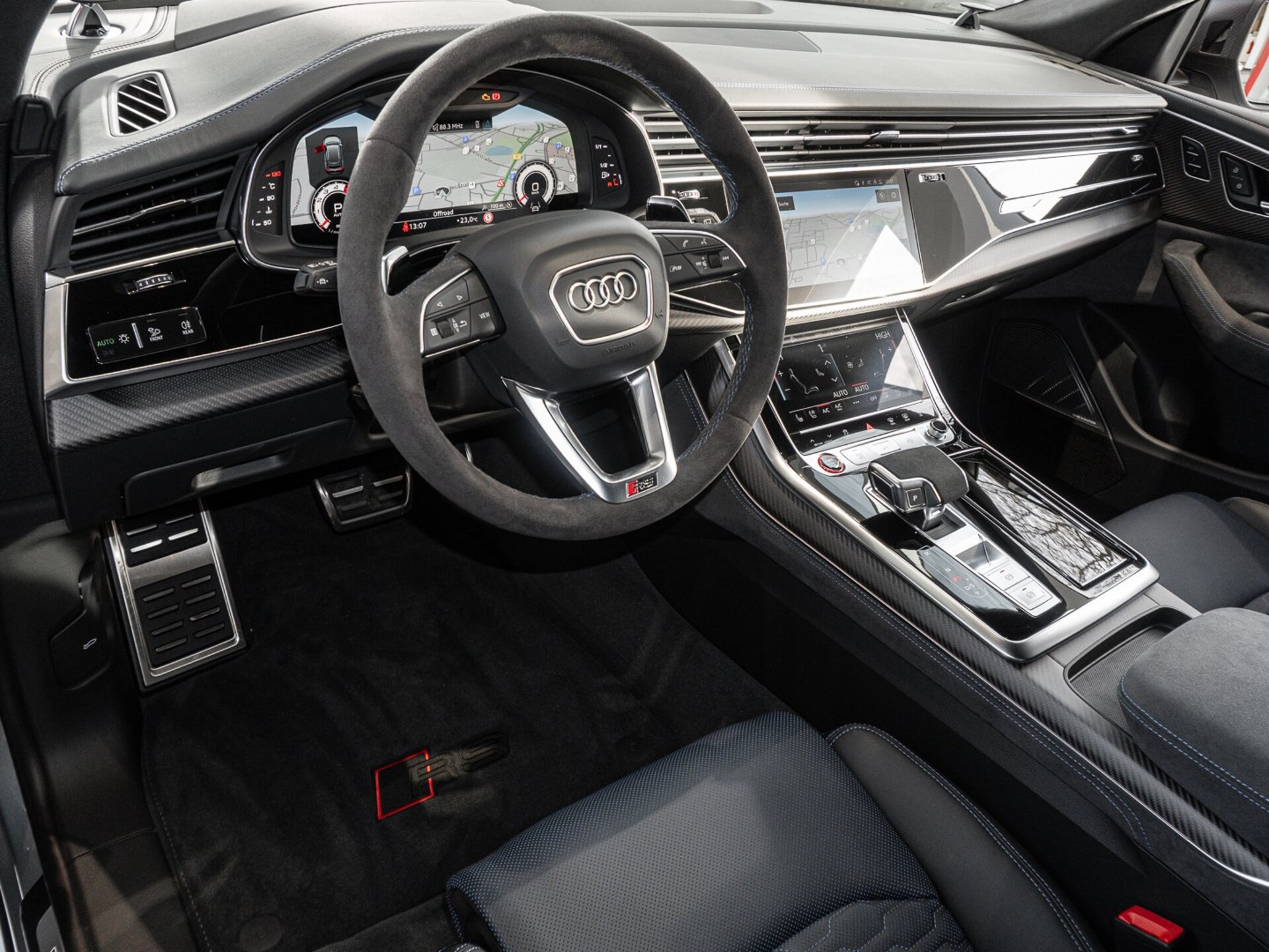 Audi RS Q8 SUV performance