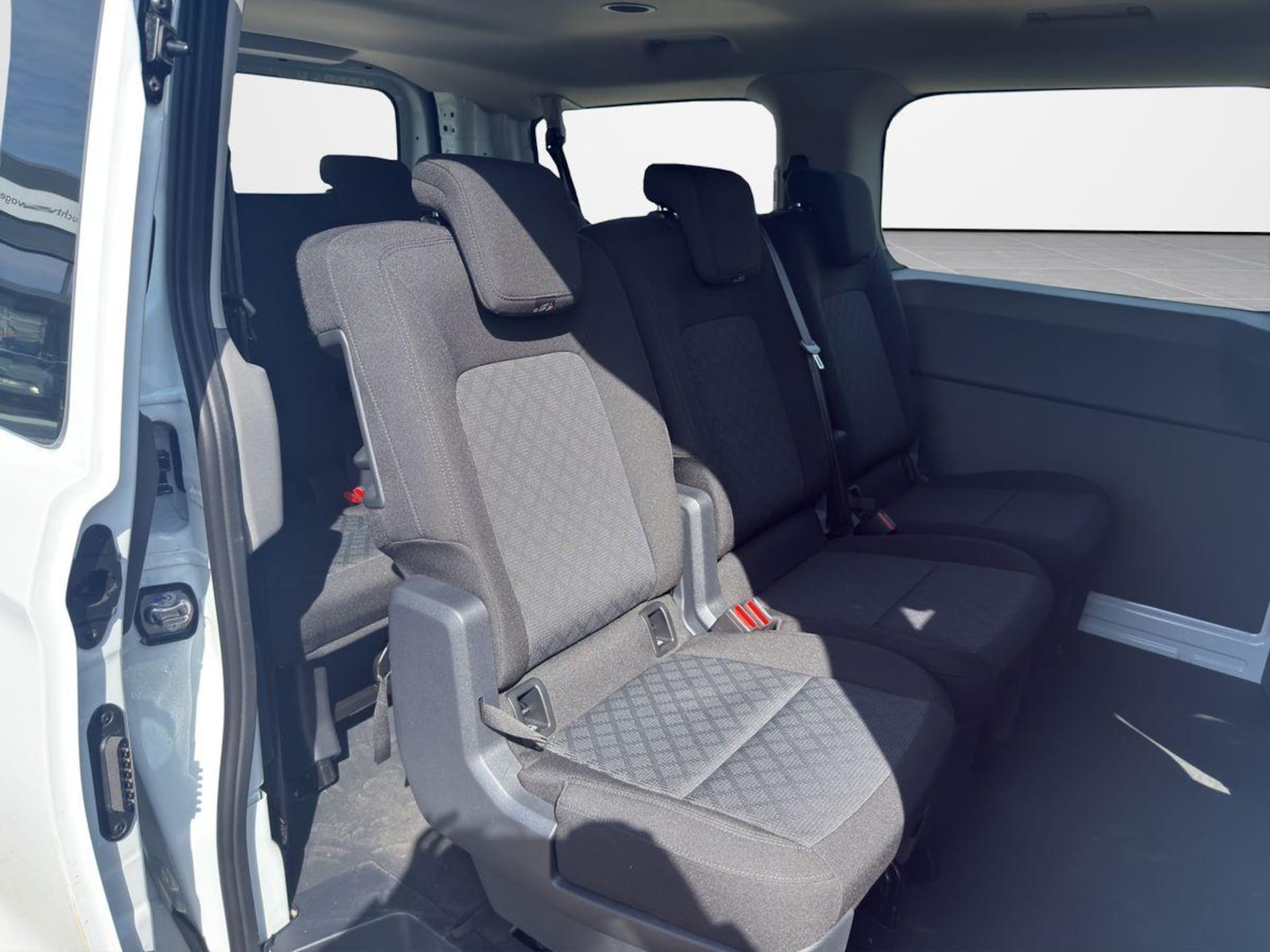 Volkswagen Transporter Kombi kurzer Radstand