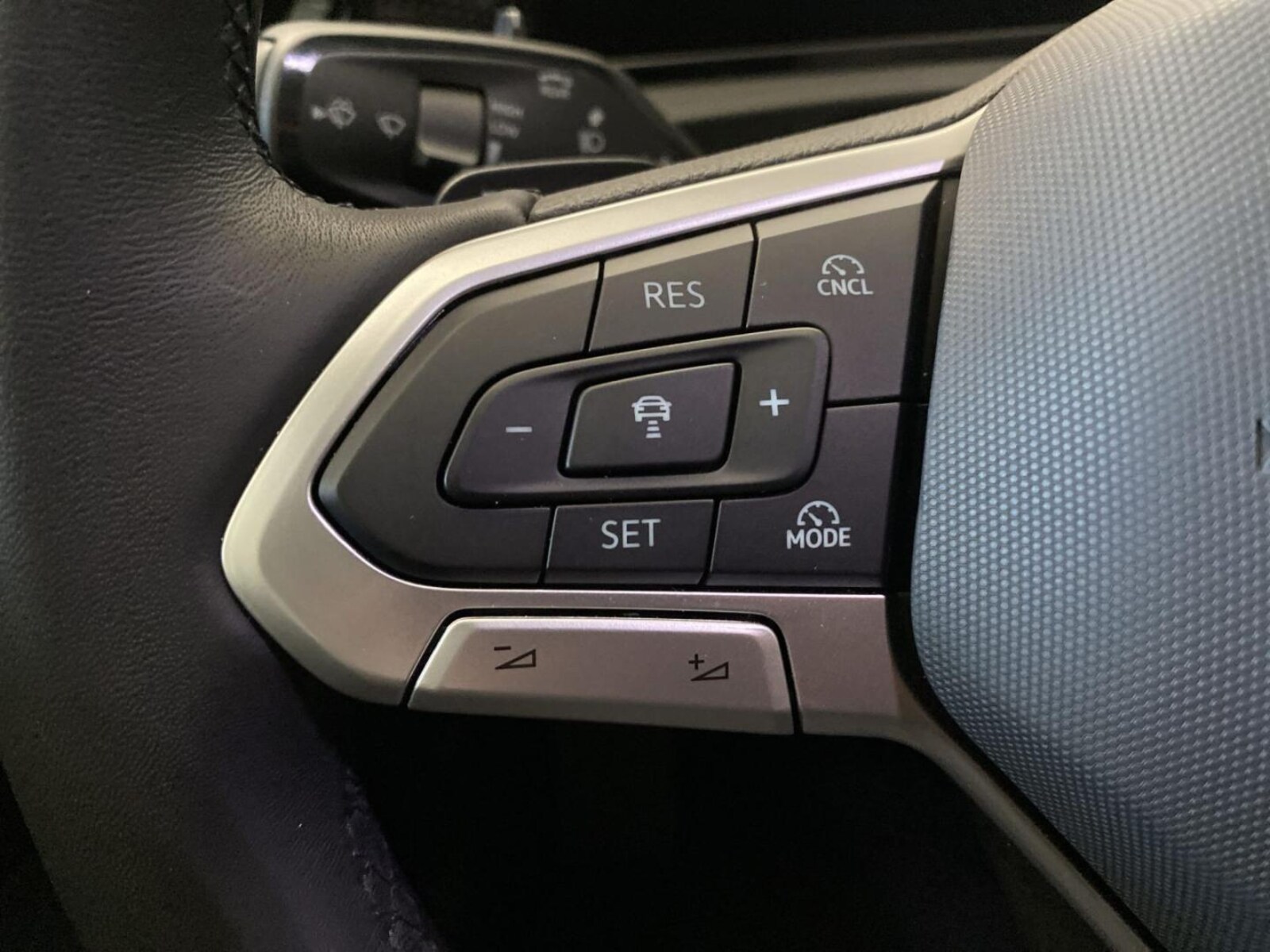 Volkswagen Tiguan – Bild 9