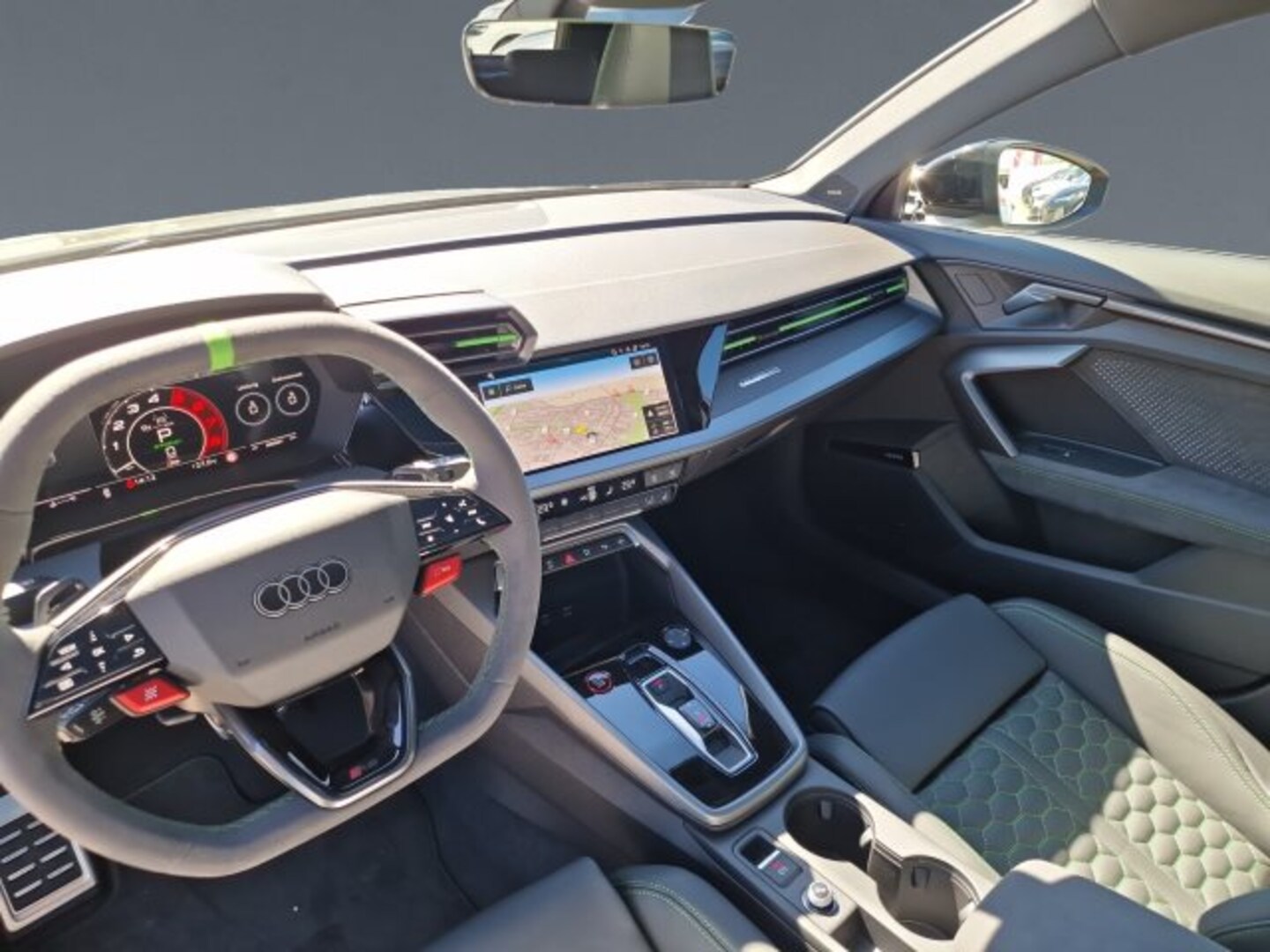 Bild über Audi RS 3 Sportback TFSI quattro 294 kW S tronic - für weitere Informationen kontaktieren Sie den Audi Partner
