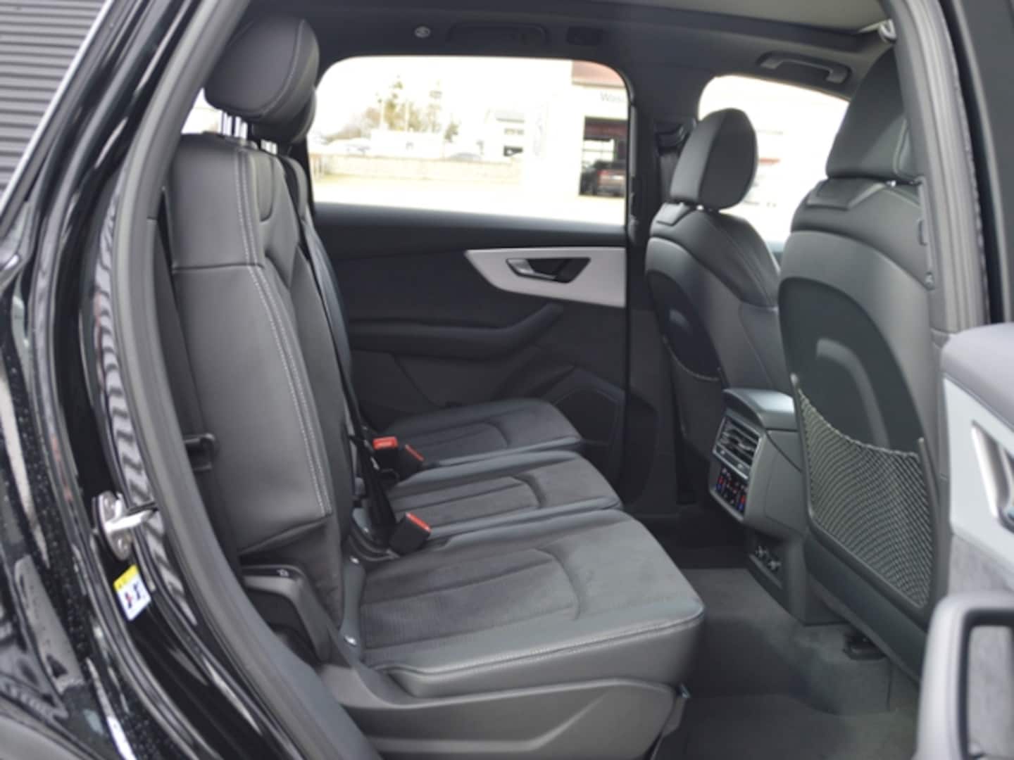 Bild über Audi Q7 competition plus 50 TDI quattro tiptronic - für weitere Informationen kontaktieren Sie den Audi Partner